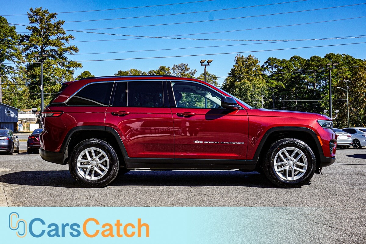 CARSCATCH - Used vehicle - SUV JEEP GRAND CHEROKEE 2023