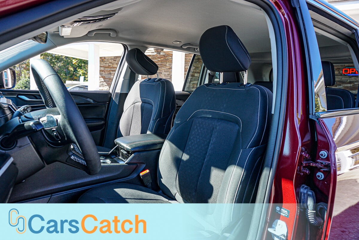 CARSCATCH - Used vehicle - SUV JEEP GRAND CHEROKEE 2023