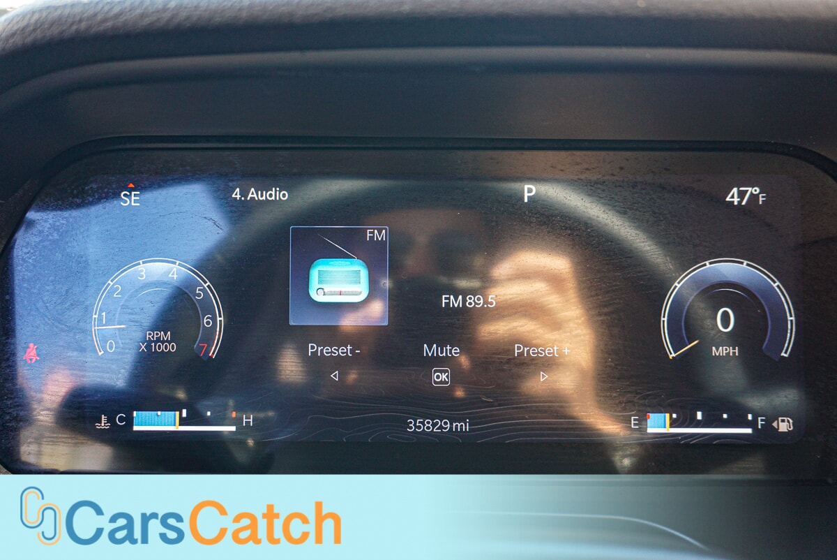 CARSCATCH - Used vehicle - SUV JEEP GRAND CHEROKEE 2023