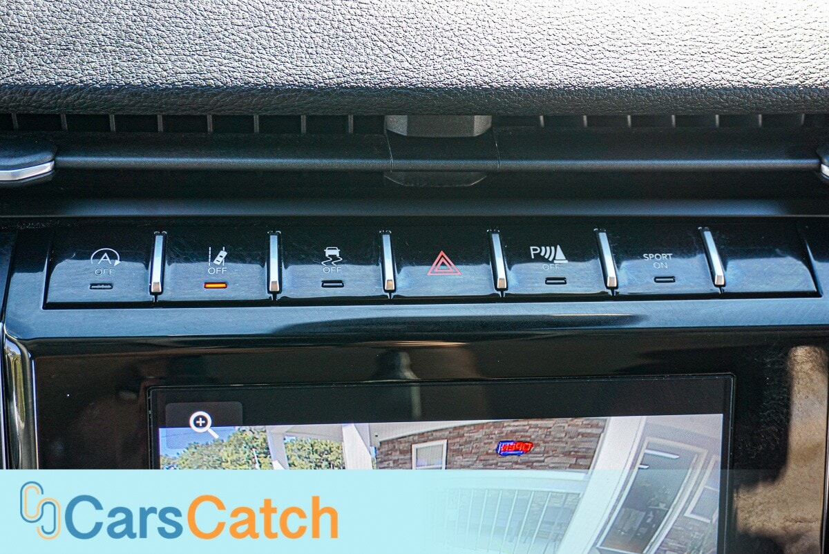 CARSCATCH - Used vehicle - SUV JEEP GRAND CHEROKEE 2023