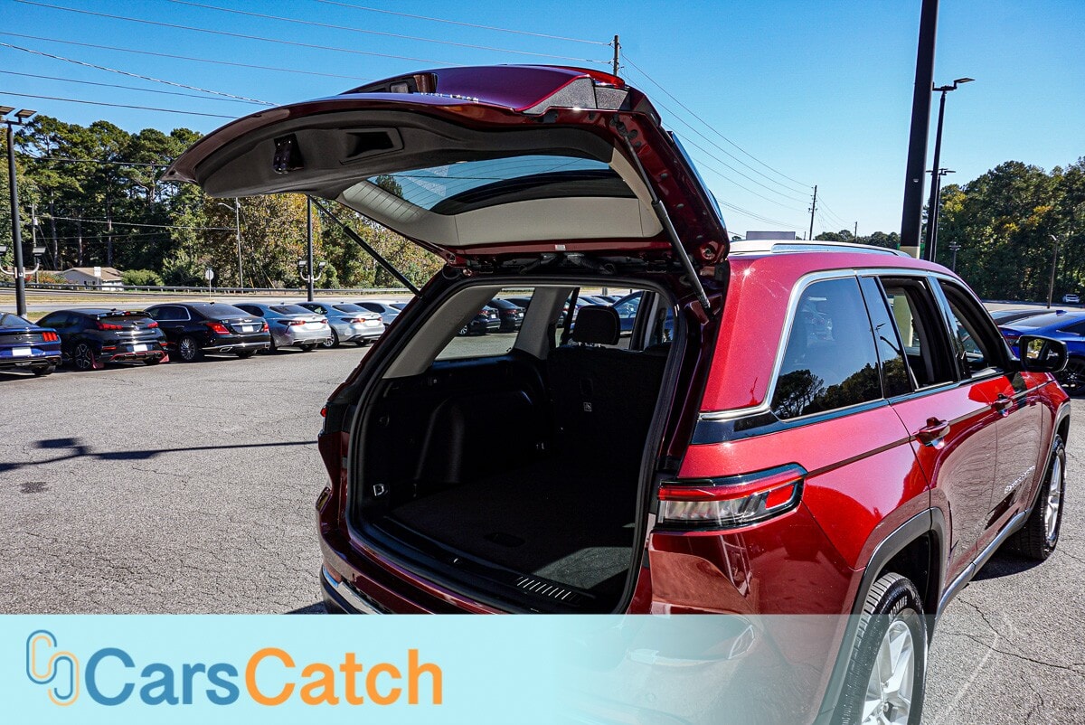 CARSCATCH - Used vehicle - SUV JEEP GRAND CHEROKEE 2023