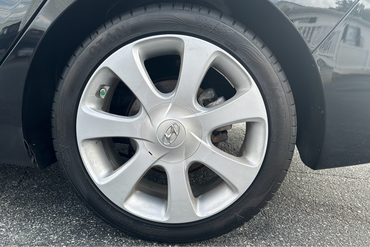 R&L Motors - Used vehicle - Sedan HYUNDAI ELANTRA 2011