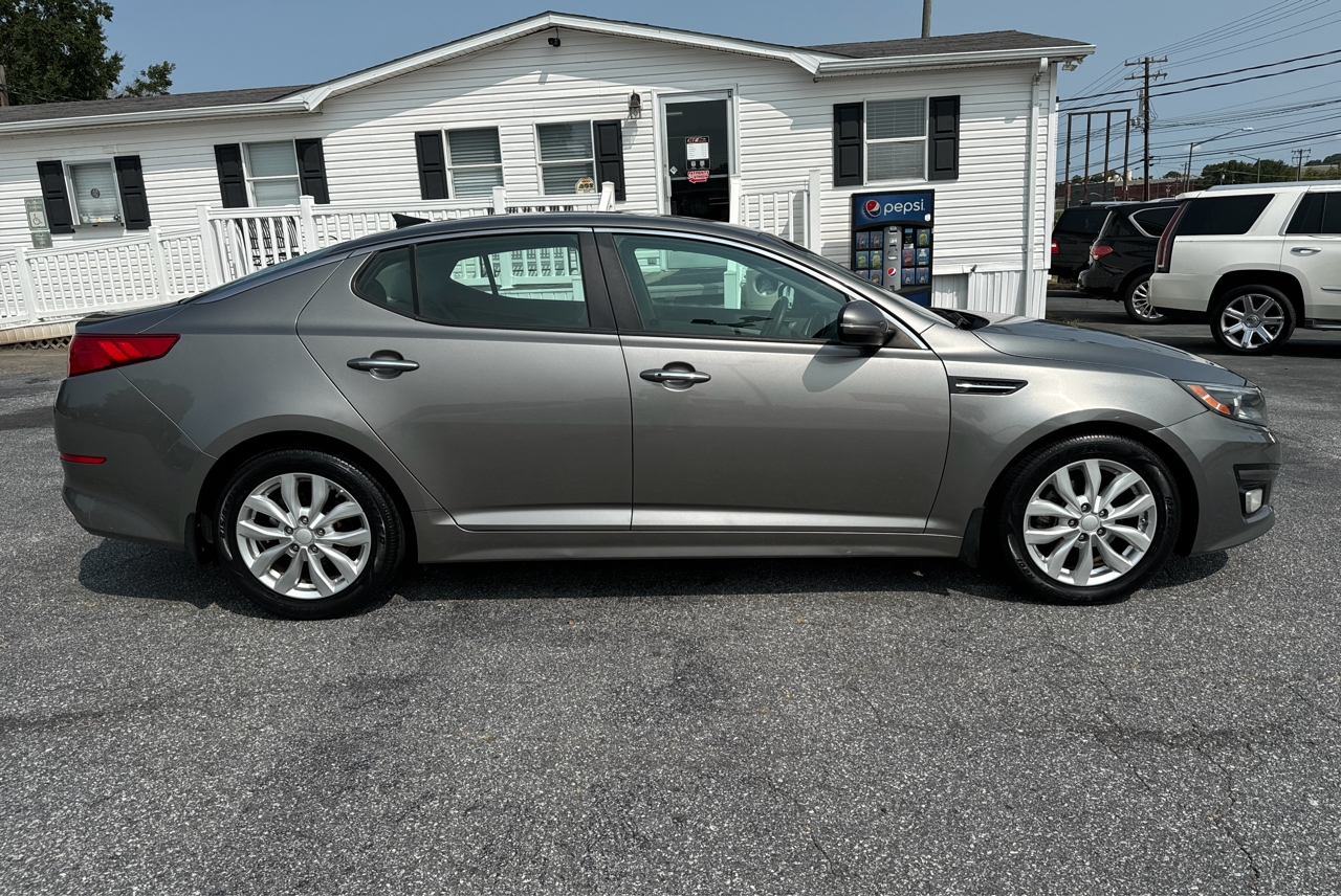 R&L Motors - Used vehicle - Sedan KIA OPTIMA 2015