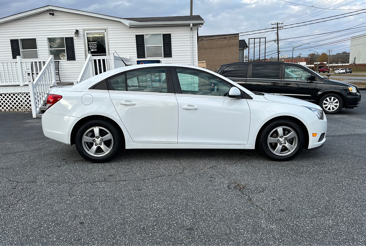 R&L Motors - Used vehicle - Sedan CHEVROLET CRUZE 2014