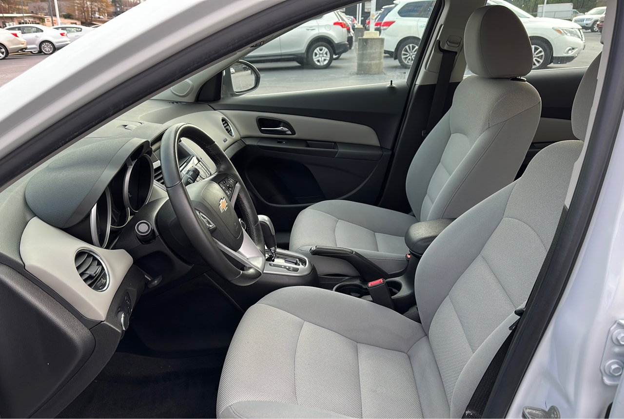 R&L Motors - Used vehicle - Sedan CHEVROLET CRUZE 2014