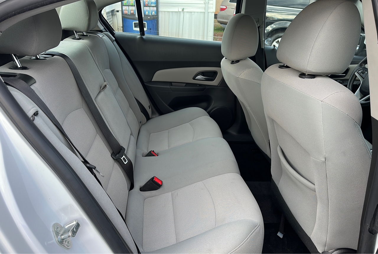 R&L Motors - Used vehicle - Sedan CHEVROLET CRUZE 2014