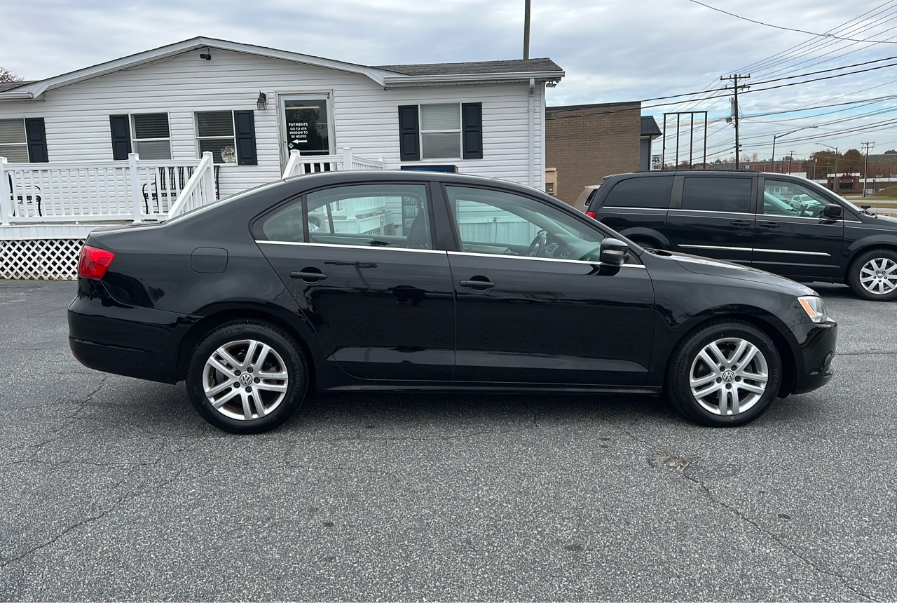 R&L Motors - Used vehicle - Sedan VOLKSWAGEN JETTA 2013