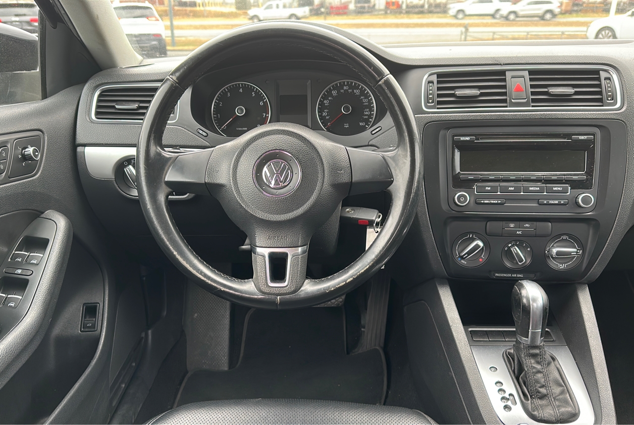 R&L Motors - Used vehicle - Sedan VOLKSWAGEN JETTA 2013