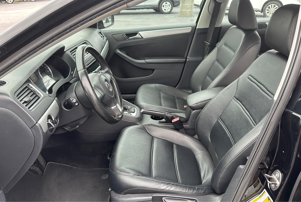 R&L Motors - Used vehicle - Sedan VOLKSWAGEN JETTA 2013