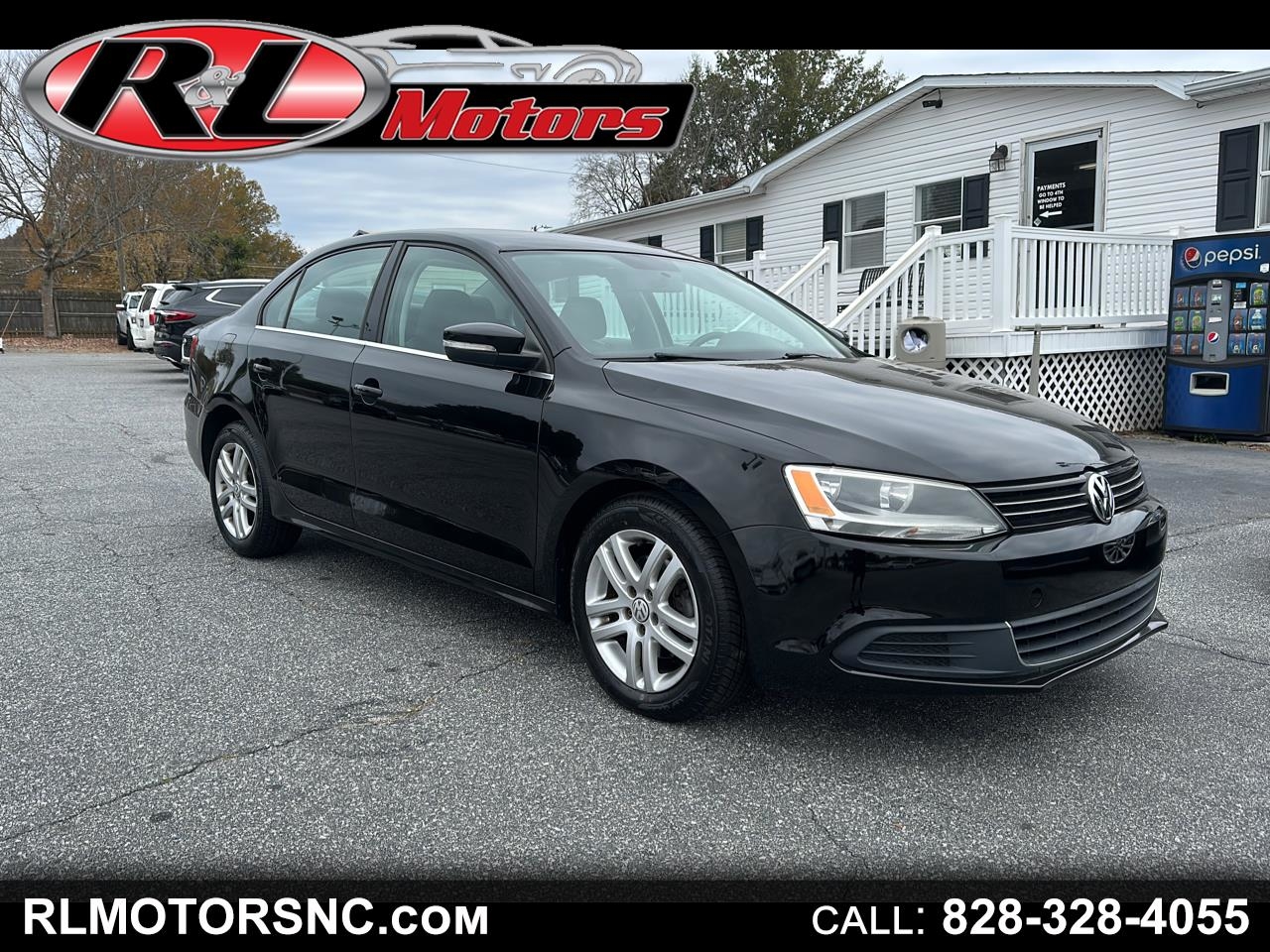 R&L Motors - Used vehicle - Sedan VOLKSWAGEN JETTA 2013