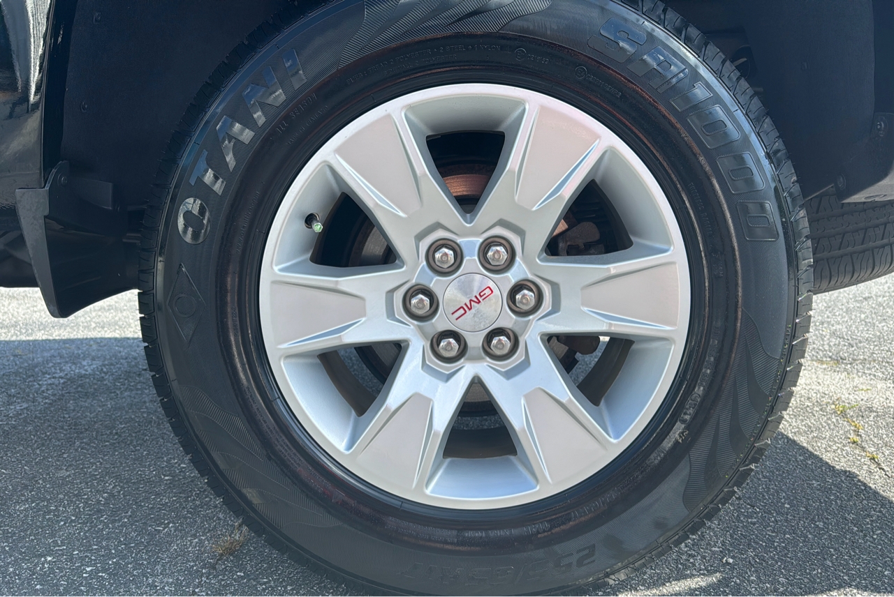 R&L Motors - Used vehicle - Truck GMC CANYON 2018