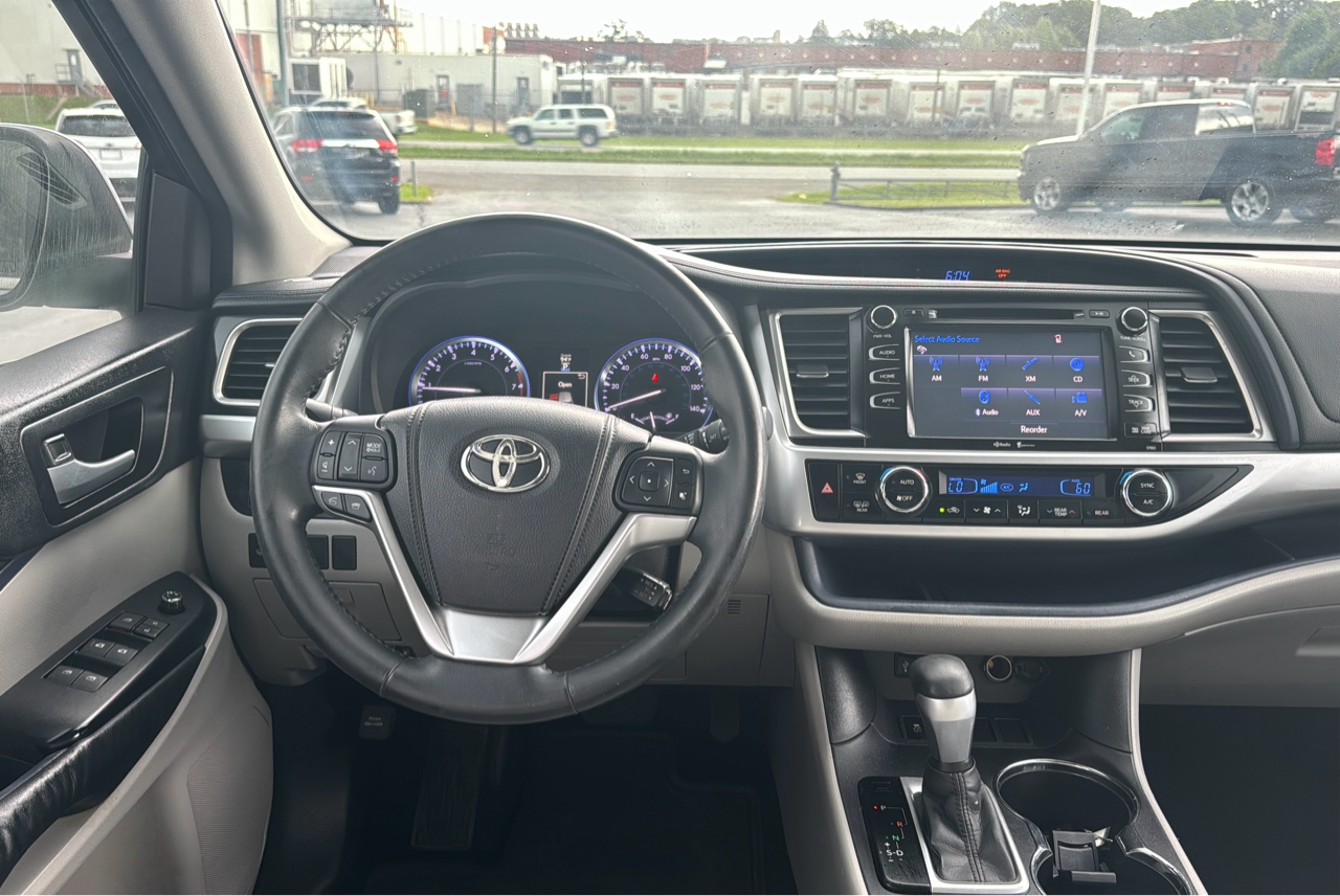 R&L Motors - Used vehicle - SUV TOYOTA HIGHLANDER 2014