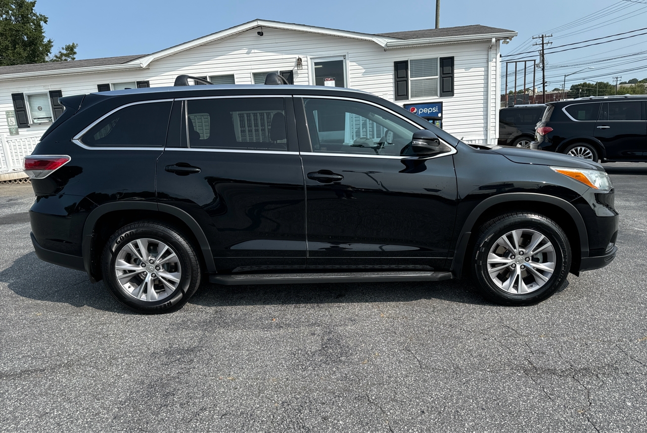 R&L Motors - Used vehicle - SUV TOYOTA HIGHLANDER 2015