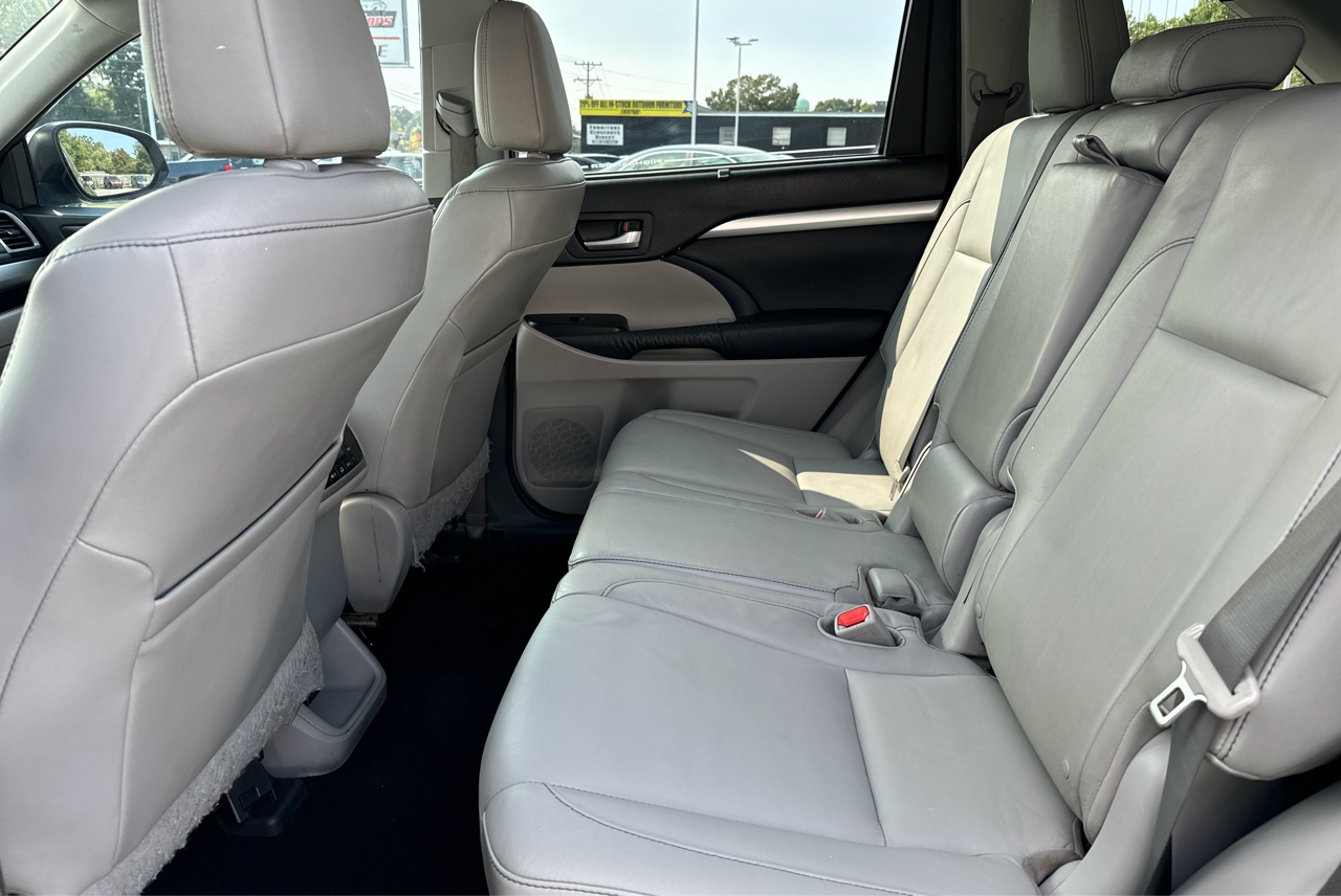 R&L Motors - Used vehicle - SUV TOYOTA HIGHLANDER 2015