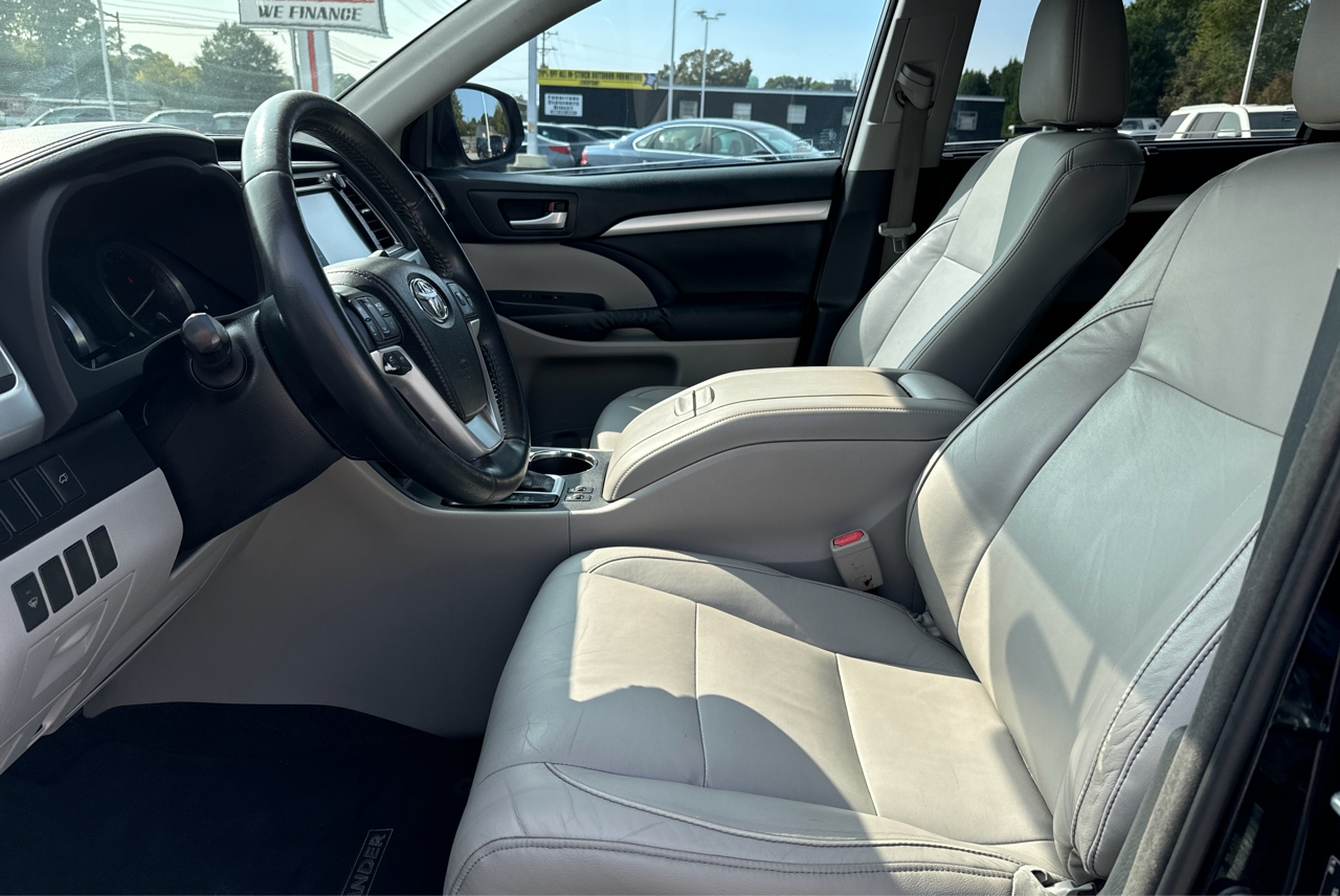 R&L Motors - Used vehicle - SUV TOYOTA HIGHLANDER 2015