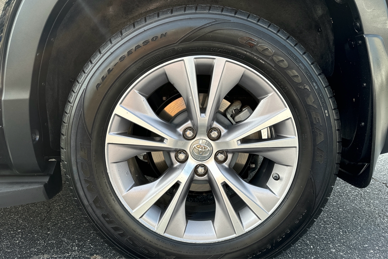 R&L Motors - Used vehicle - SUV TOYOTA HIGHLANDER 2015