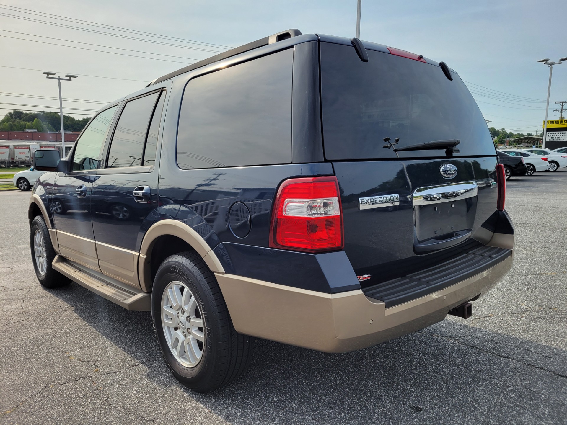 R&L Motors - Used vehicle - SUV FORD EXPEDITION 2013