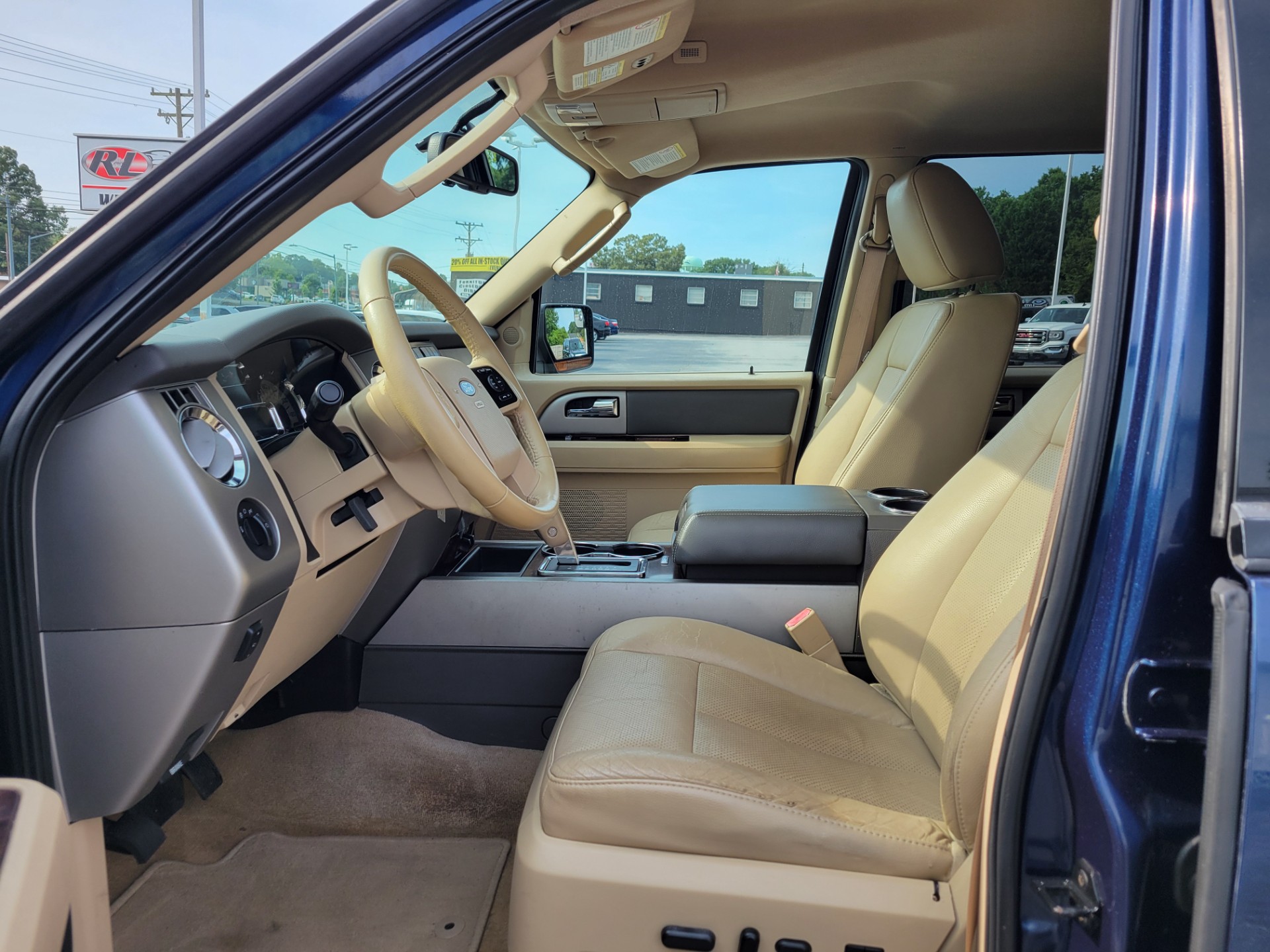 R&L Motors - Used vehicle - SUV FORD EXPEDITION 2013