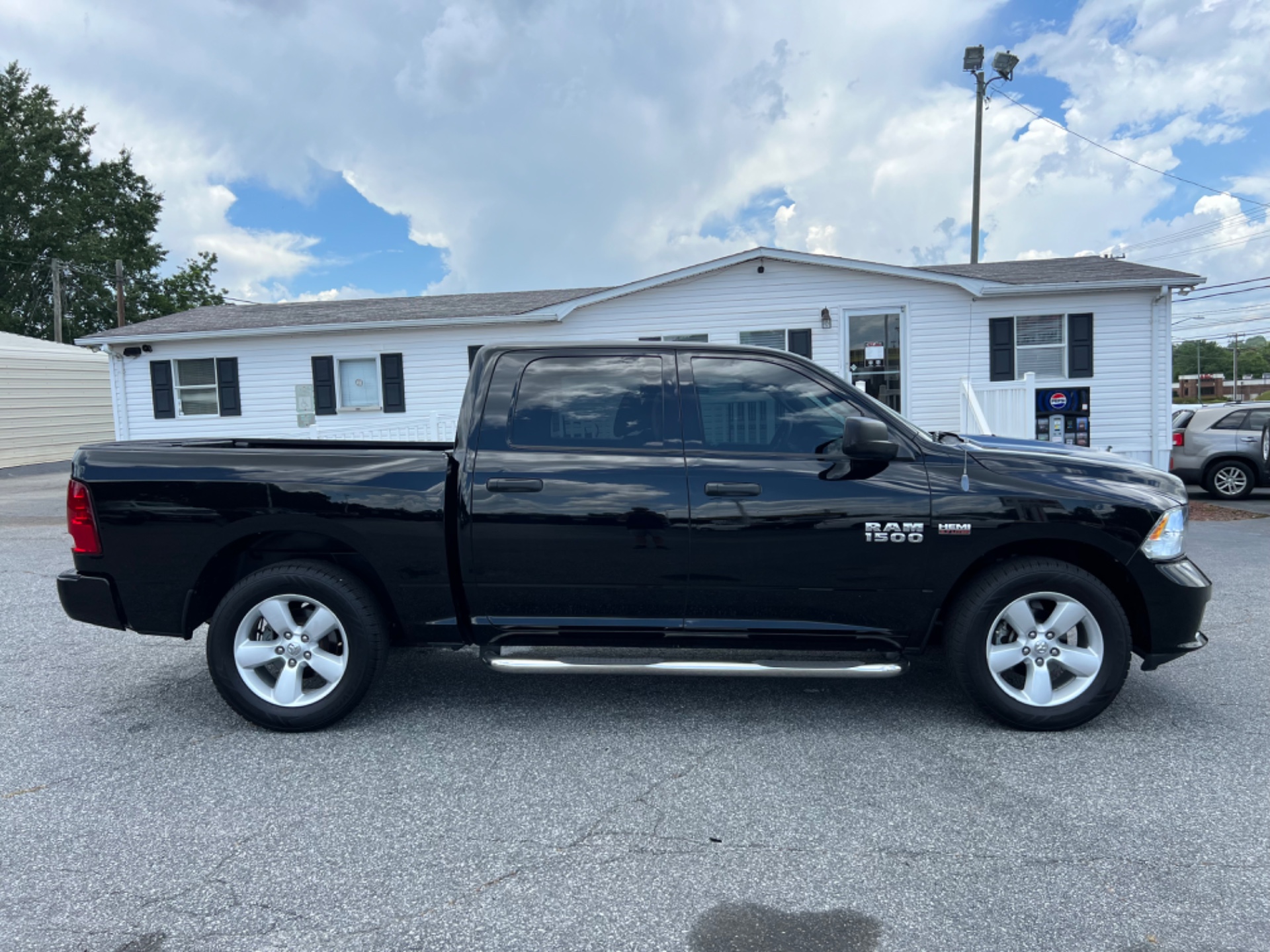 R&L Motors - Used vehicle - TRUCK RAM 1500 2013