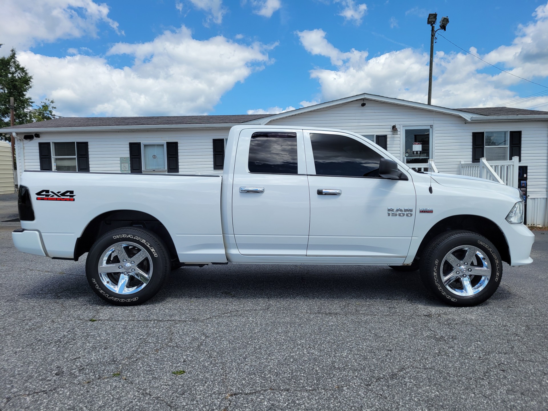 R&L Motors - Used vehicle - TRUCK RAM 1500 2017