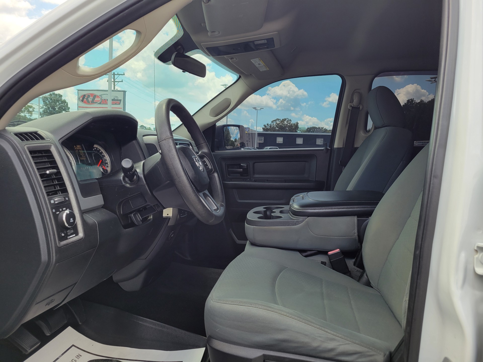 R&L Motors - Used vehicle - TRUCK RAM 1500 2017