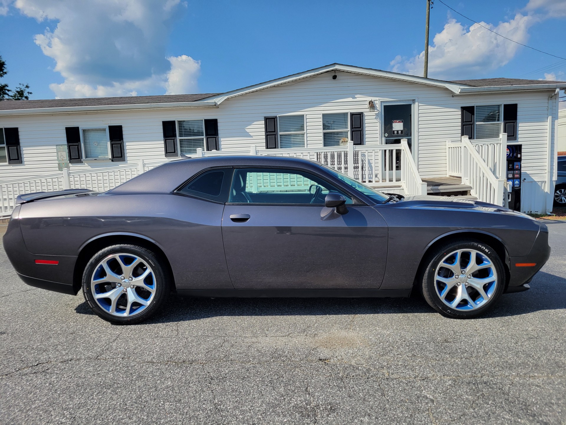 R&L Motors - Used vehicle - COUPE DODGE CHALLENGER 2015
