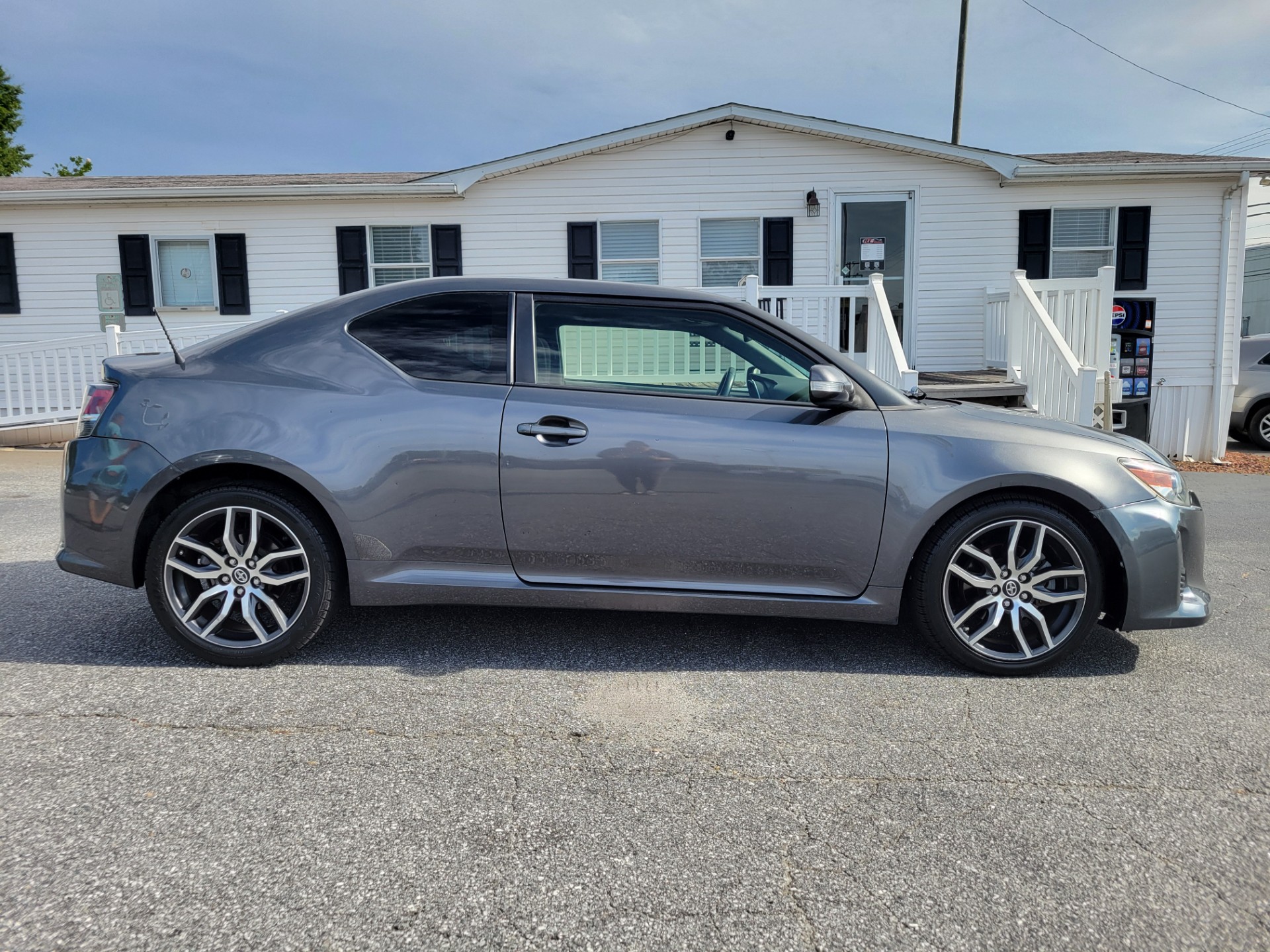 R&L Motors - Used vehicle - COUPE SCION TC 2015