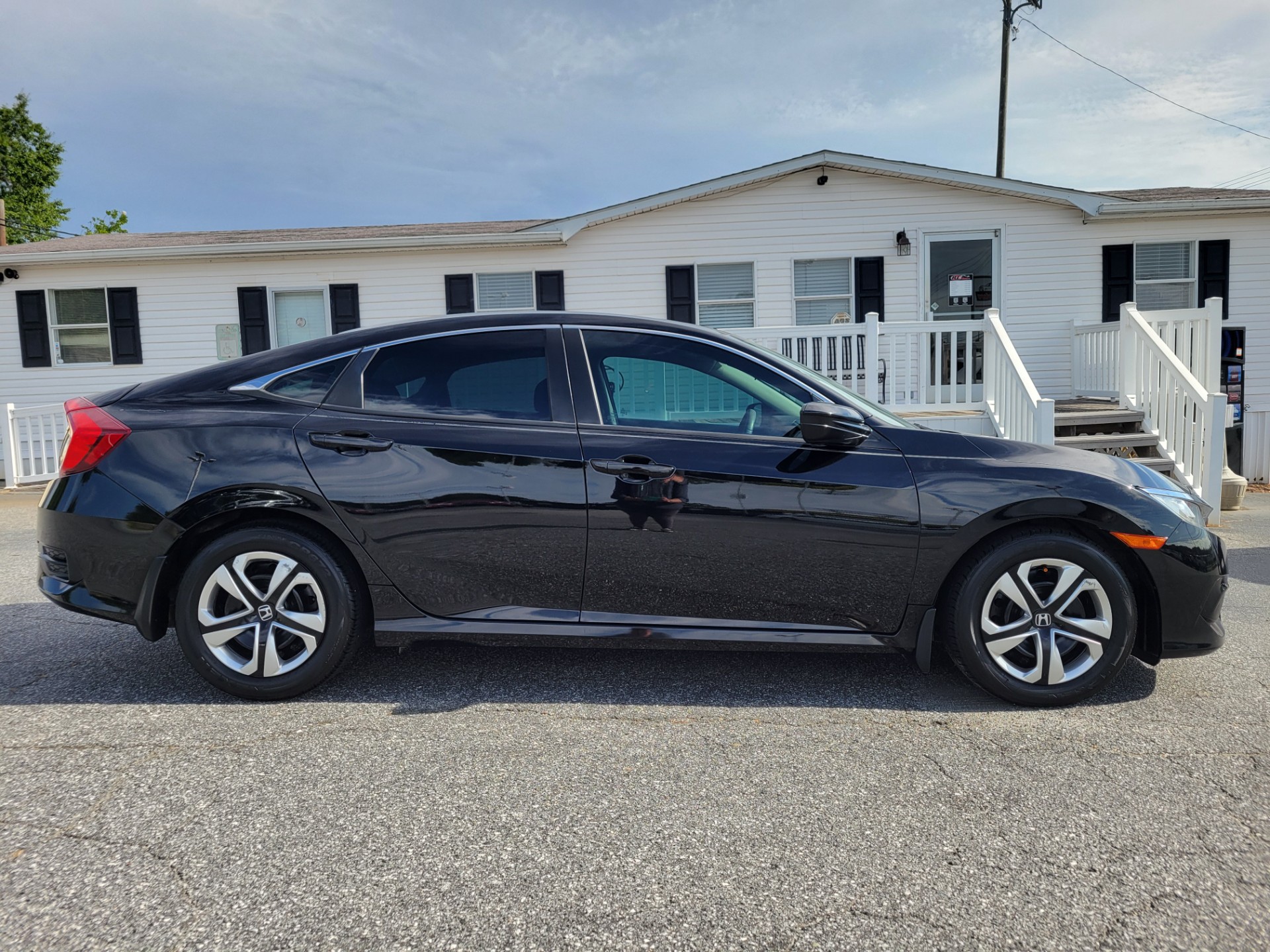 R&L Motors - Used vehicle - SEDAN HONDA CIVIC 2017