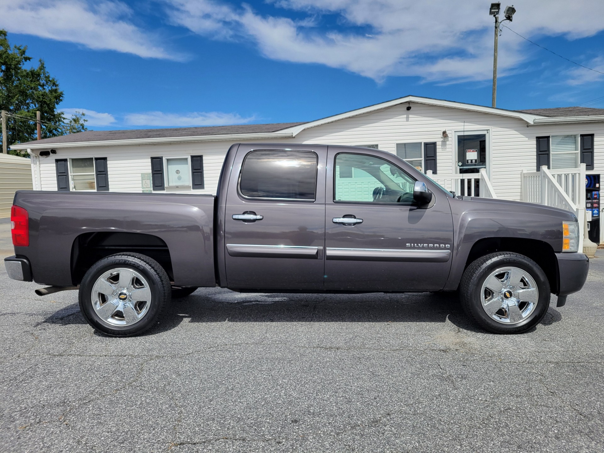 R&L Motors - Used vehicle - TRUCK CHEVROLET SILVERADO 1500 2010