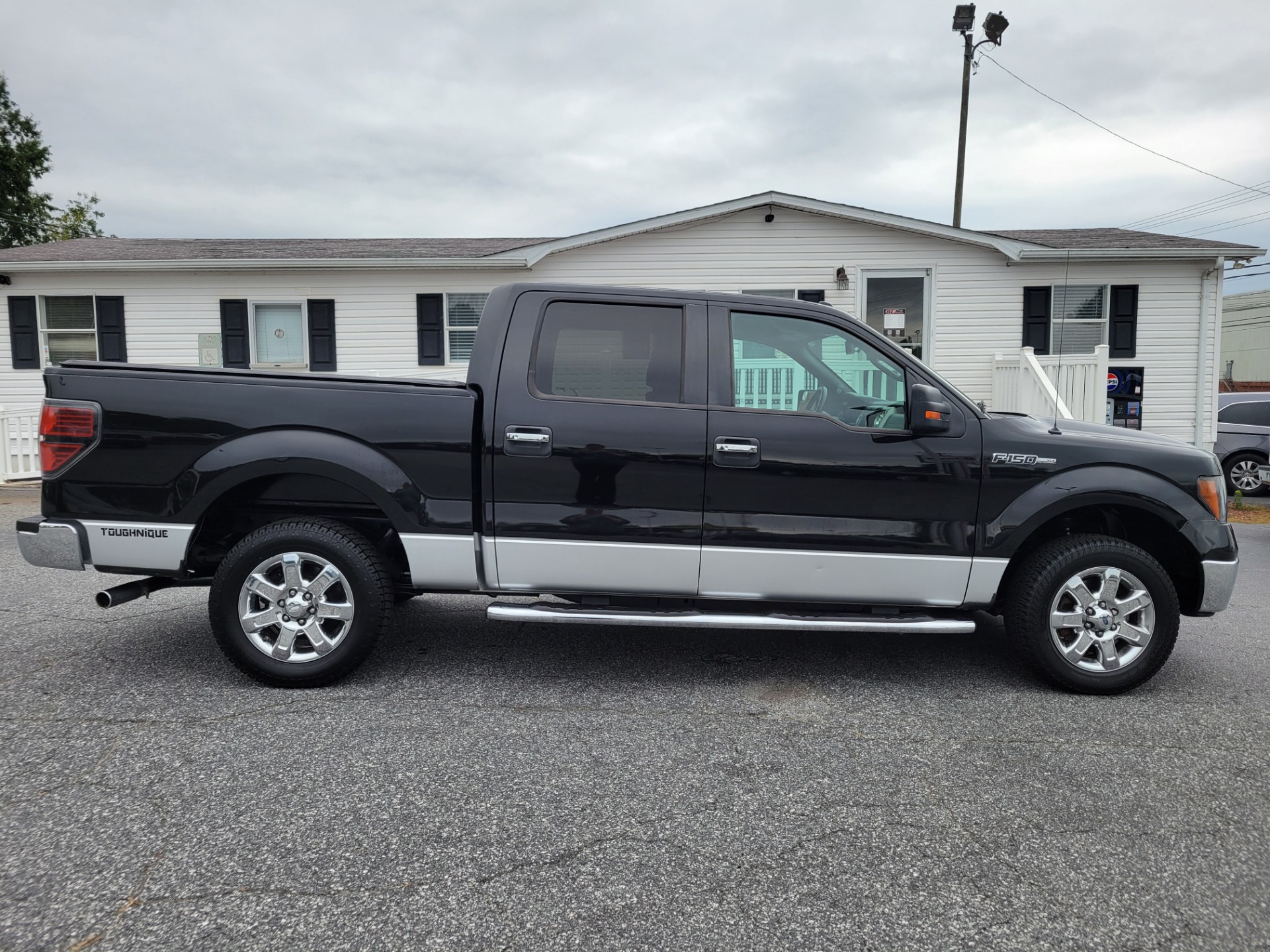 R&L Motors - Used vehicle - TRUCK FORD F-150 2013