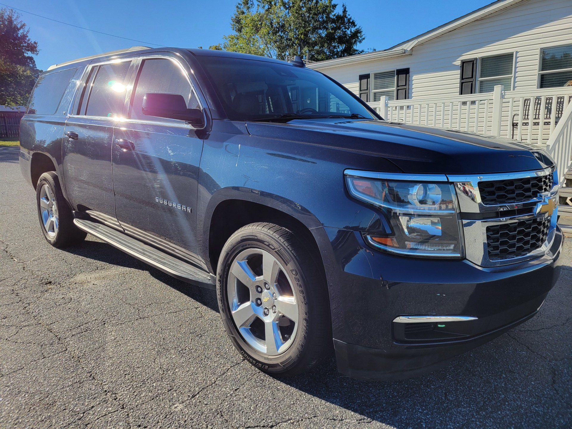 R&L Motors - Used vehicle - SUV CHEVROLET SUBURBAN 2017
