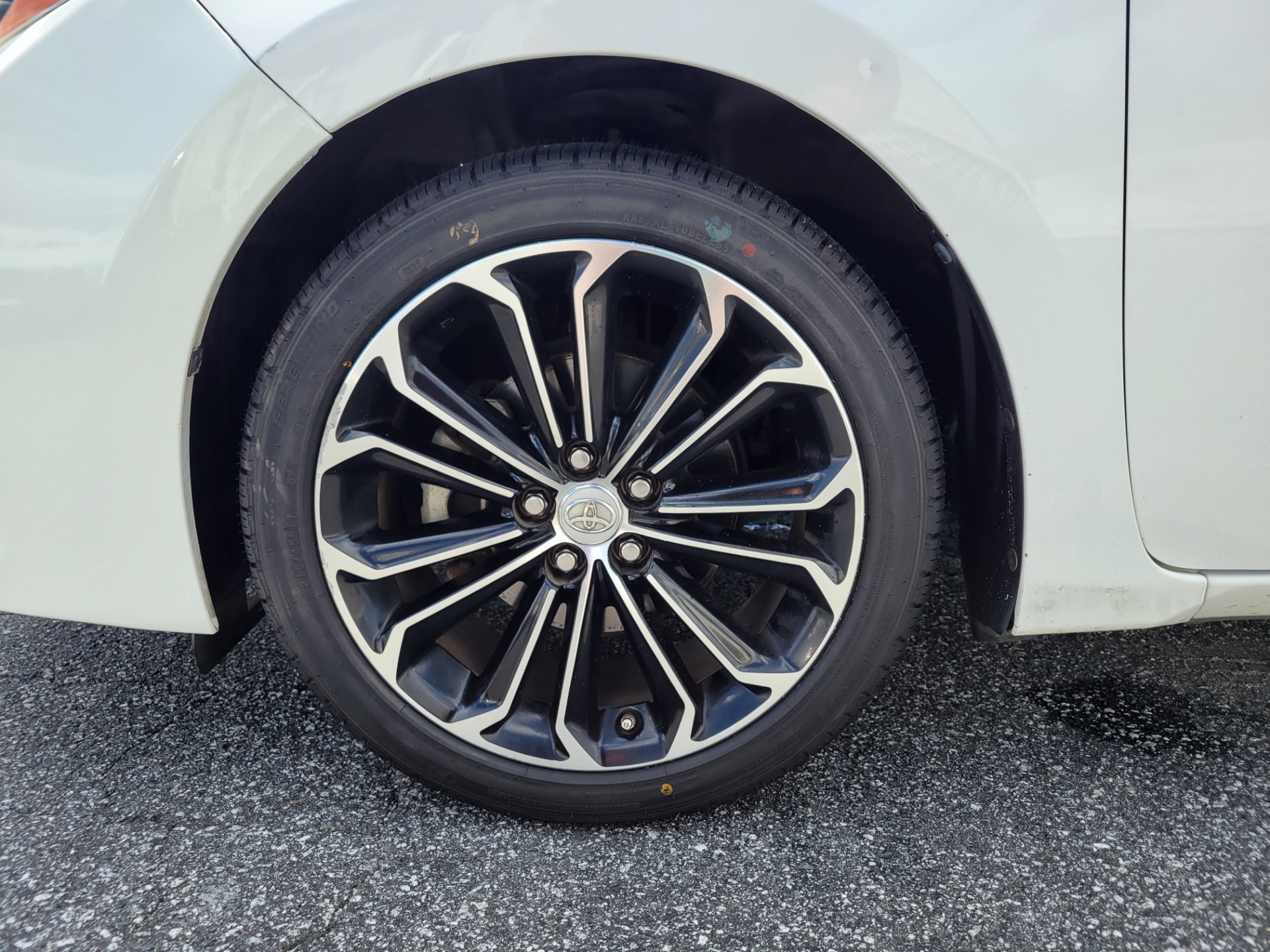 R&L Motors - Used vehicle - SEDAN TOYOTA COROLLA 2014