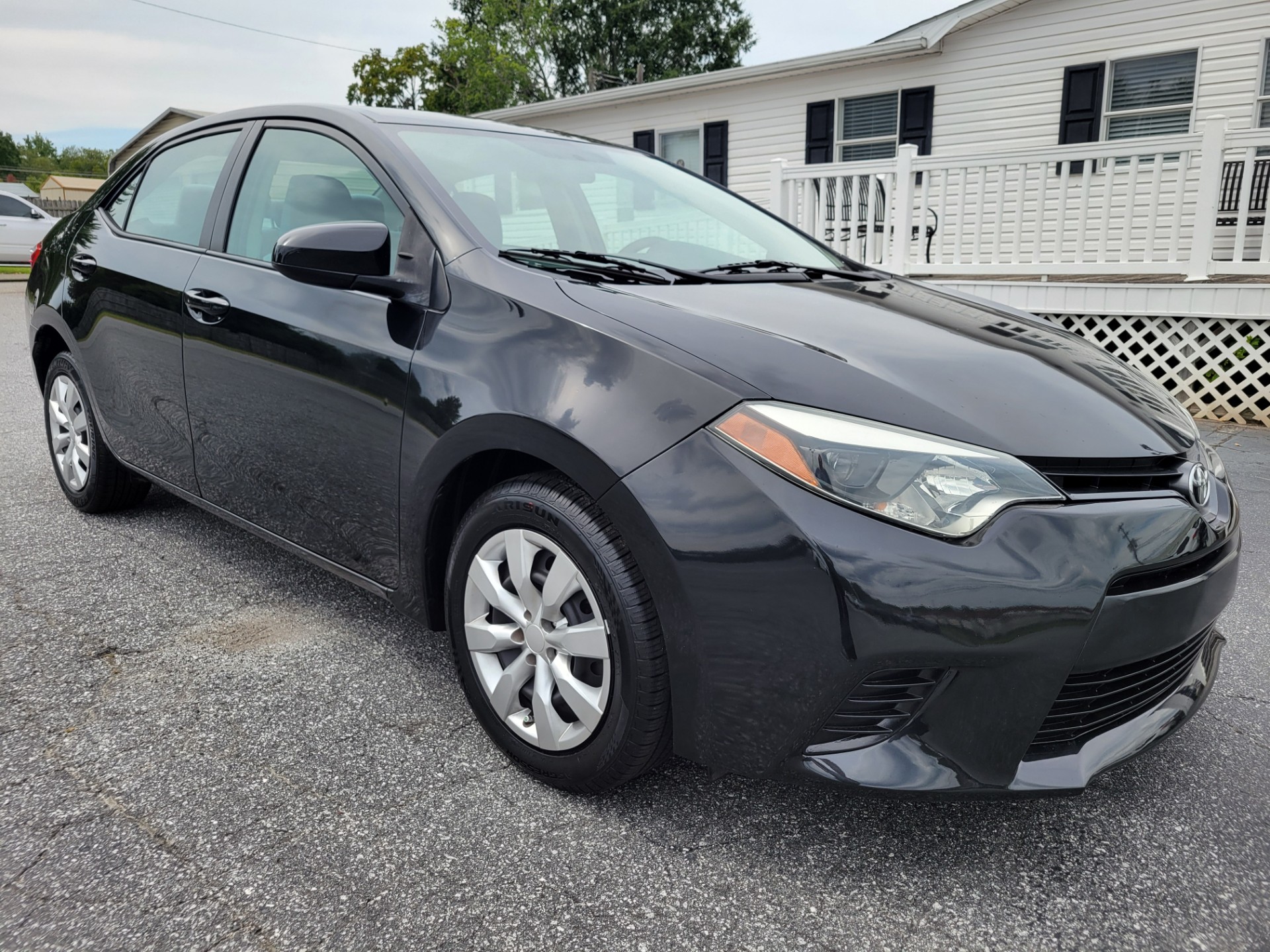 R&L Motors - Used vehicle - SEDAN TOYOTA COROLLA 2015