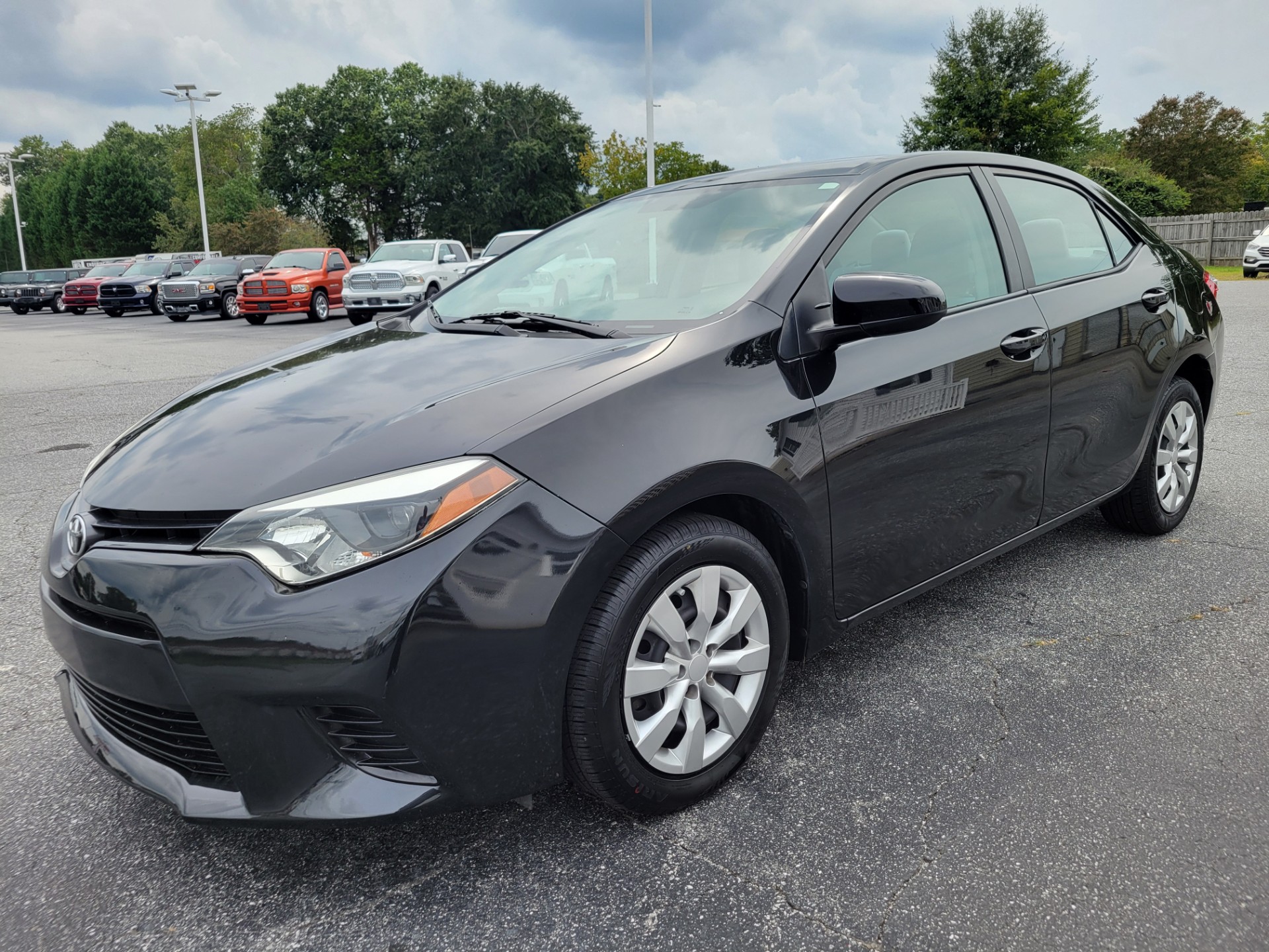 R&L Motors - Used vehicle - SEDAN TOYOTA COROLLA 2015