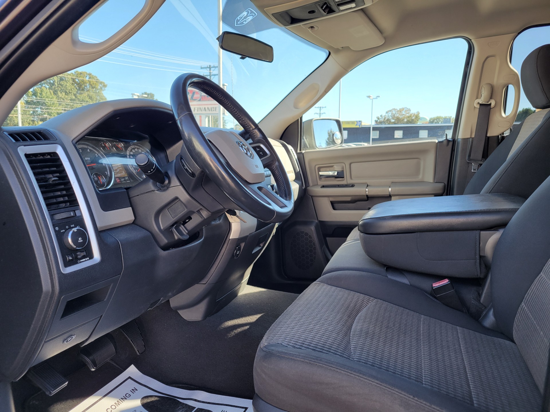 R&L Motors - Used vehicle - TRUCK RAM 1500 2011