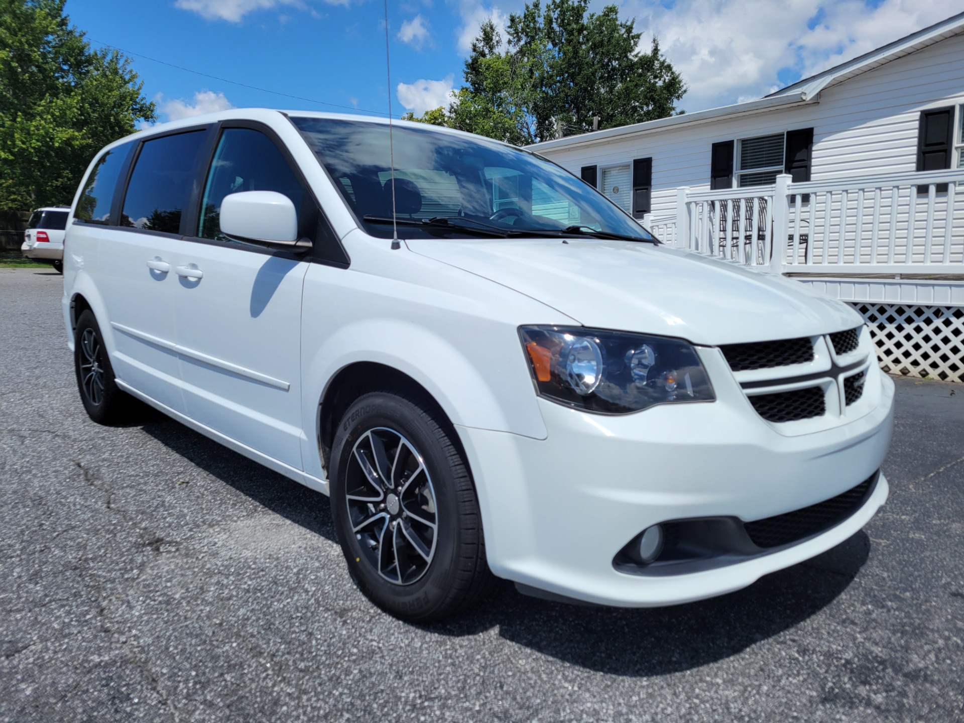 R&L Motors - Used vehicle - MINIVAN DODGE GRAND CARAVAN 2016