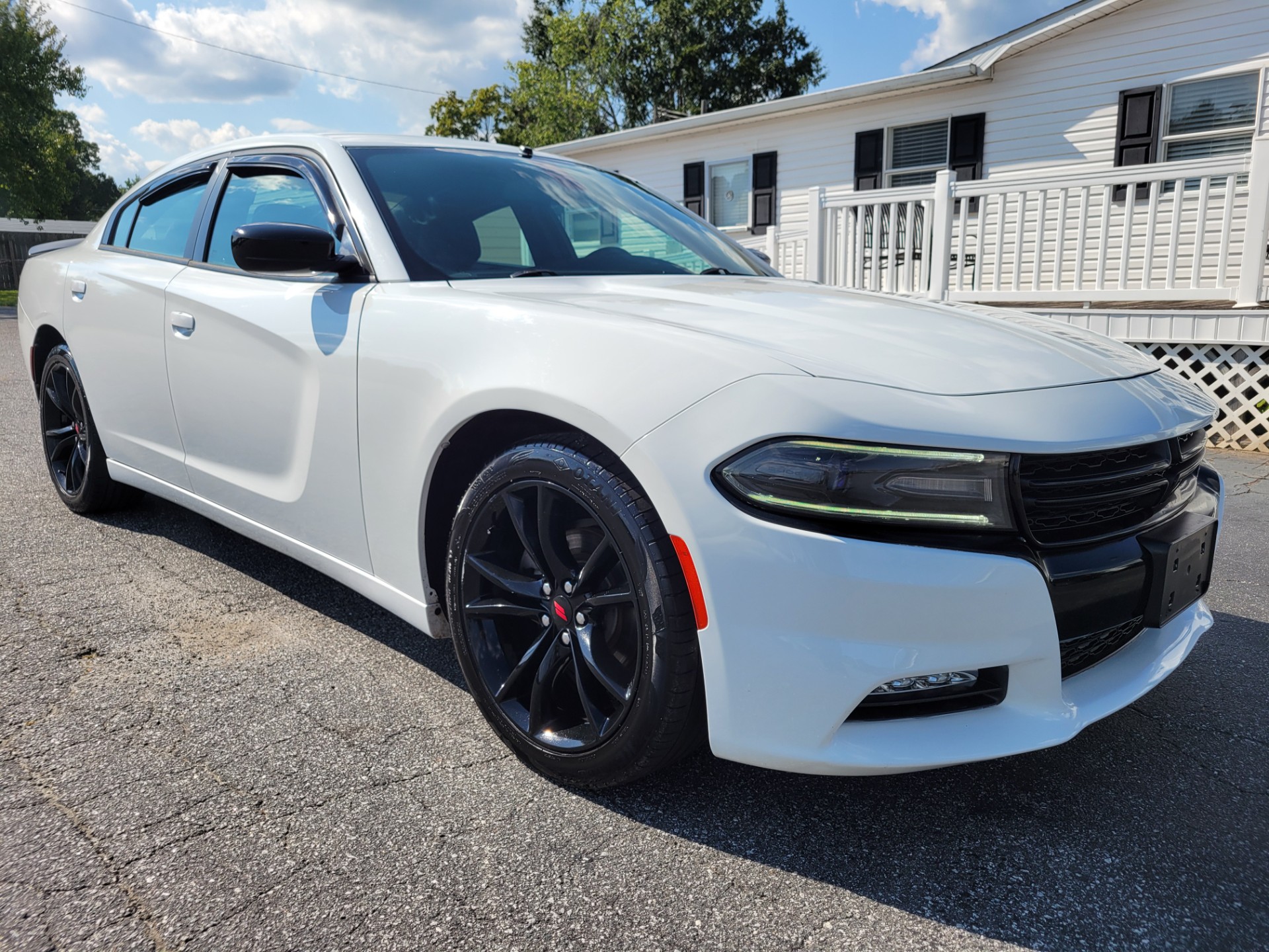 R&L Motors - Used vehicle - SEDAN DODGE CHARGER 2017