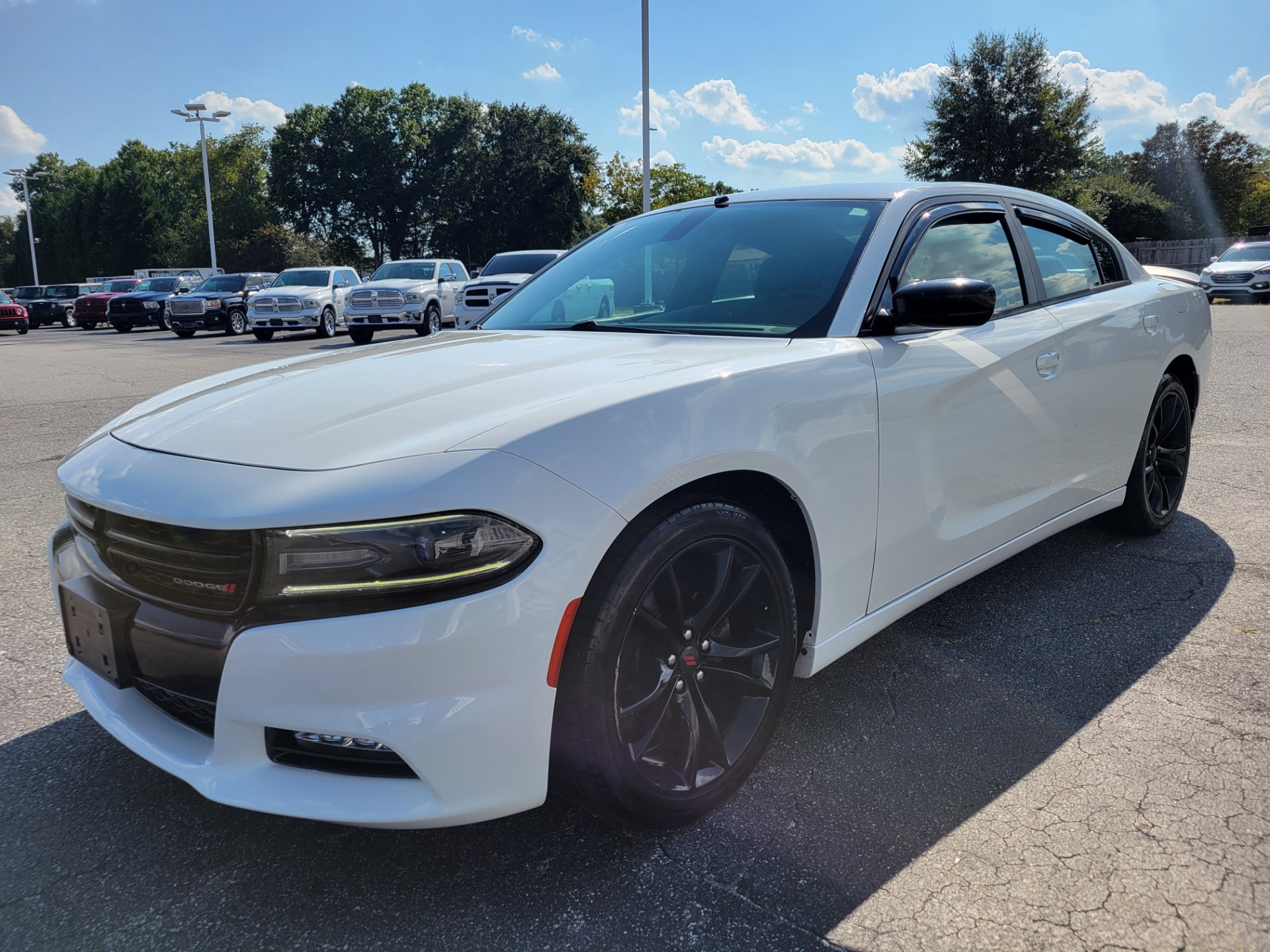 R&L Motors - Used vehicle - SEDAN DODGE CHARGER 2017