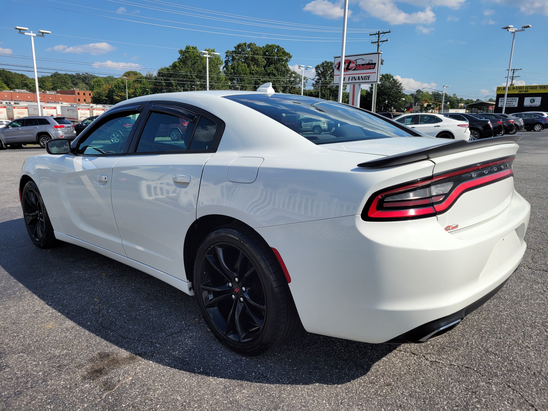 R&L Motors - Used vehicle - SEDAN DODGE CHARGER 2017