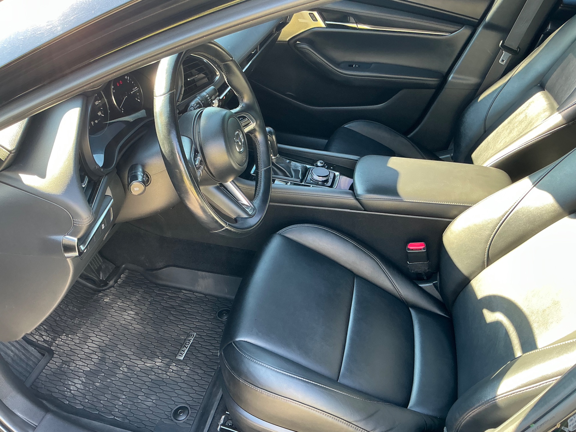 The Car Store, Inc. - Used vehicle - SEDAN MAZDA MAZDA3 HATCHBACK 2020