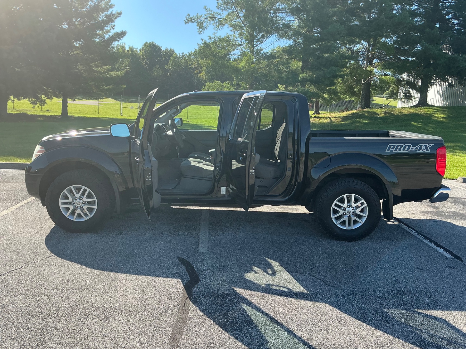 The Car Store, Inc. - Used vehicle - Truck NISSAN FRONTIER 2016