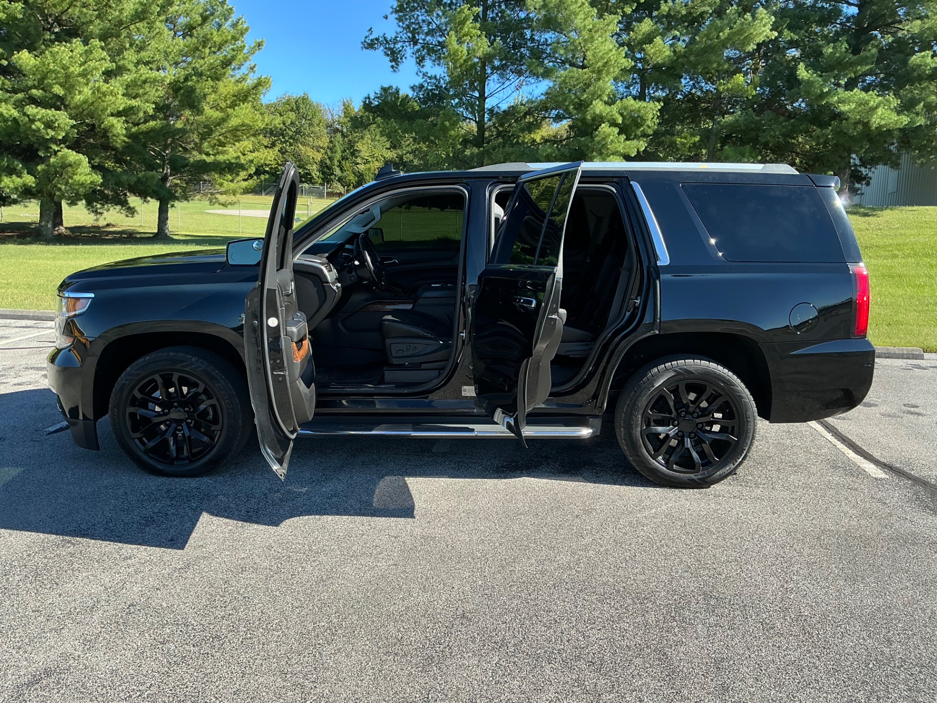 The Car Store, Inc. - Used vehicle - SUV CHEVROLET TAHOE 2018
