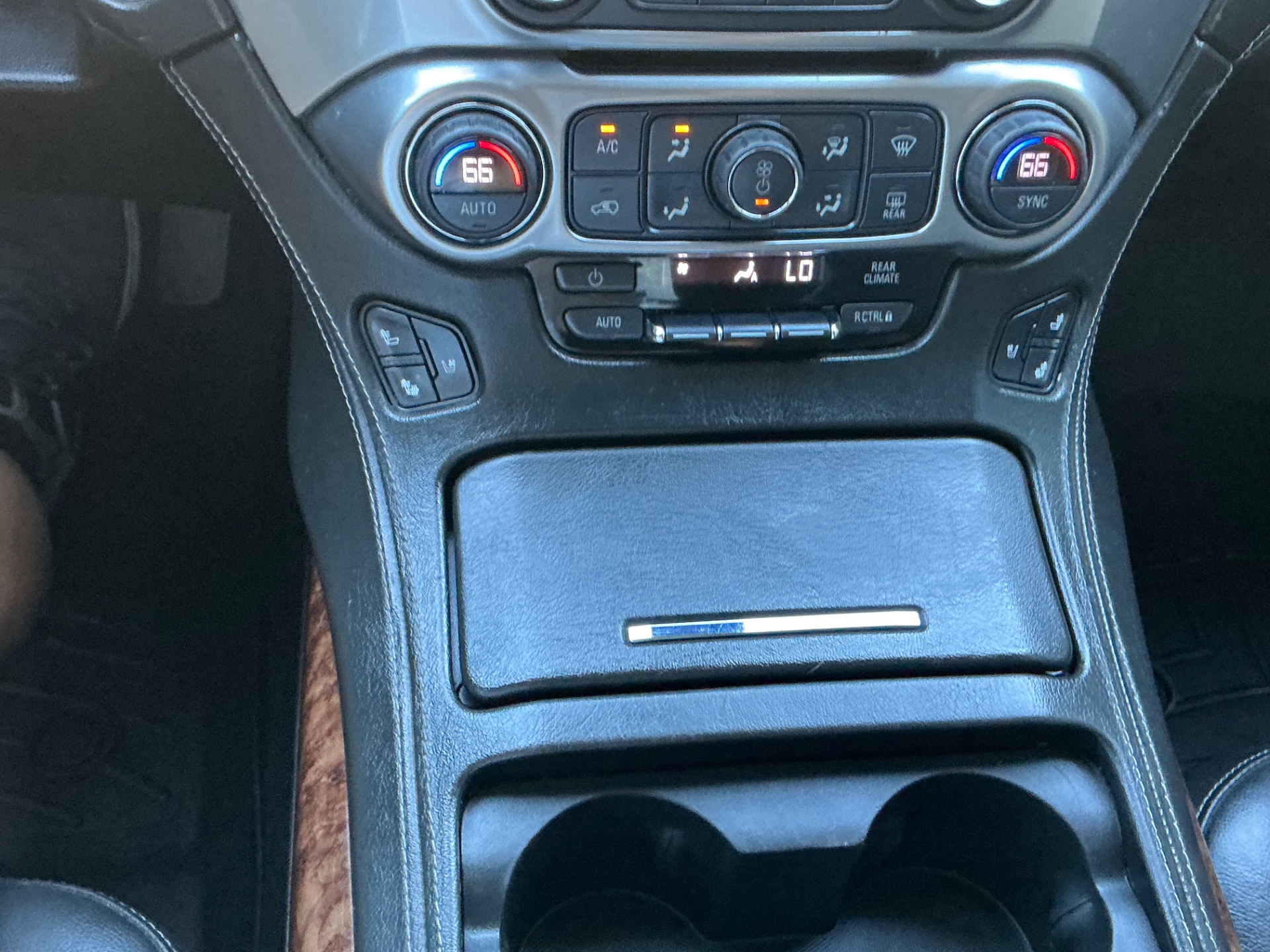 The Car Store, Inc. - Used vehicle - SUV CHEVROLET TAHOE 2018
