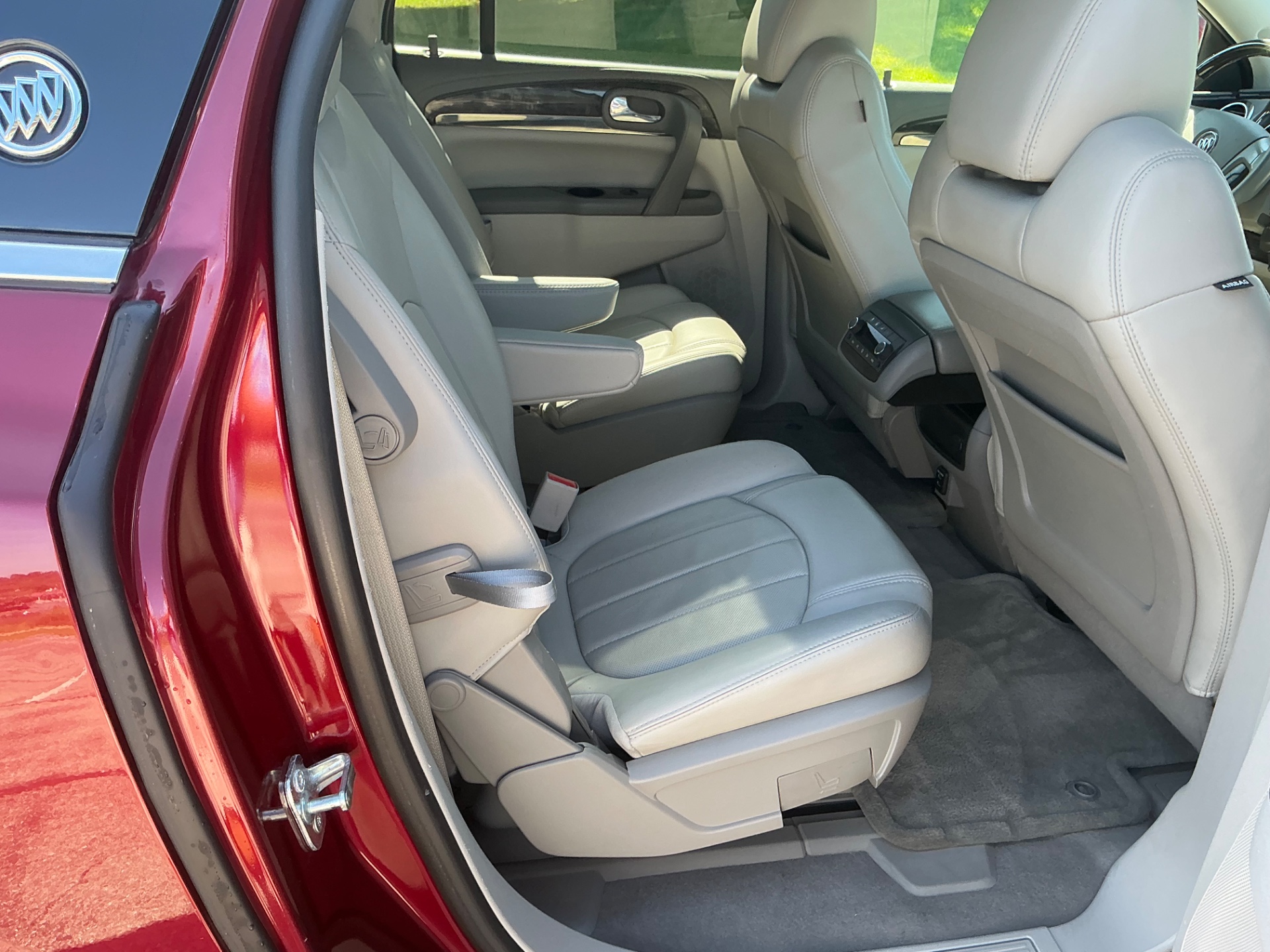 The Car Store, Inc. - Used vehicle - SUV BUICK ENCLAVE 2015