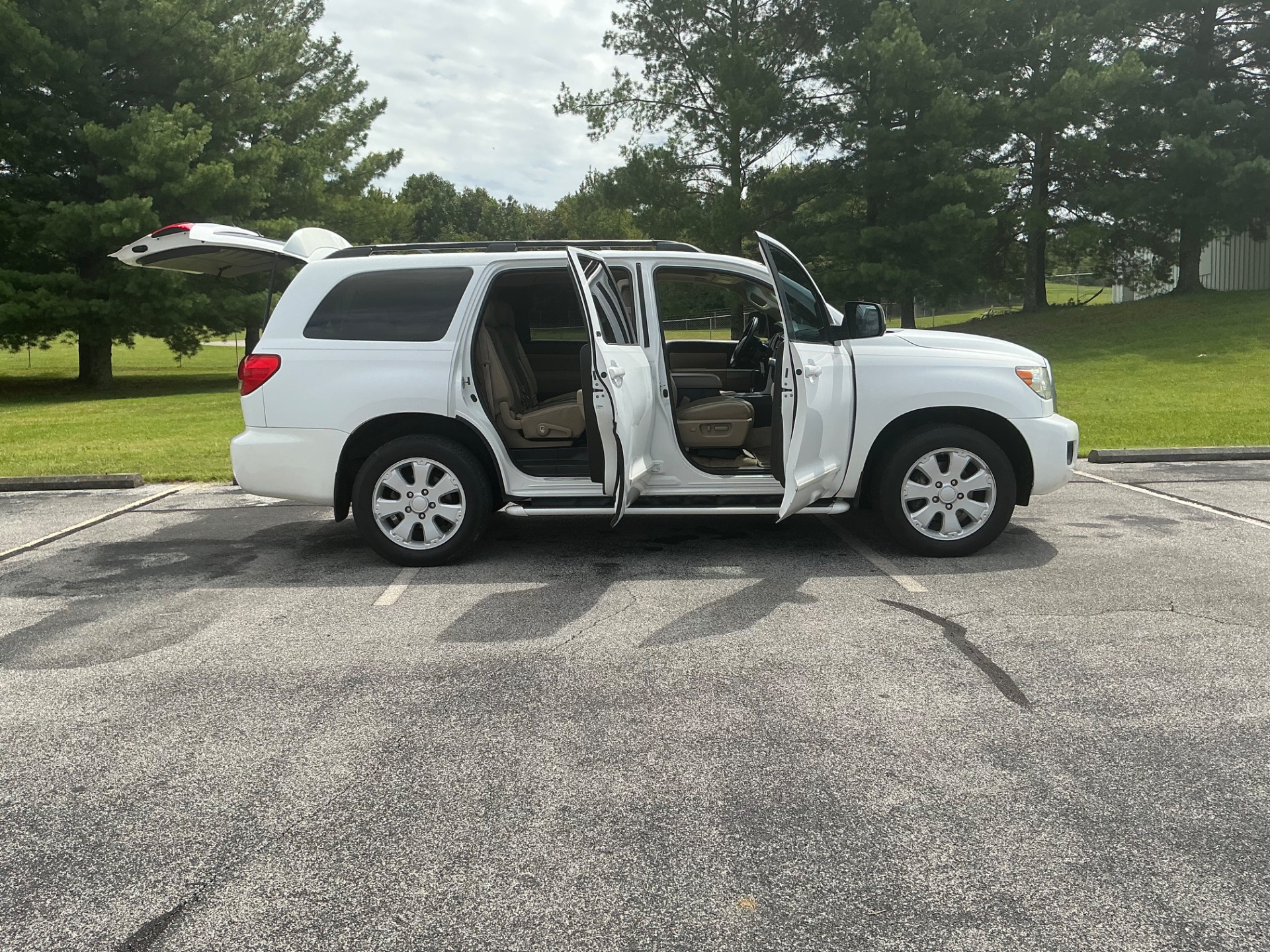 The Car Store, Inc. - Used vehicle - SUV TOYOTA SEQUOIA 2008