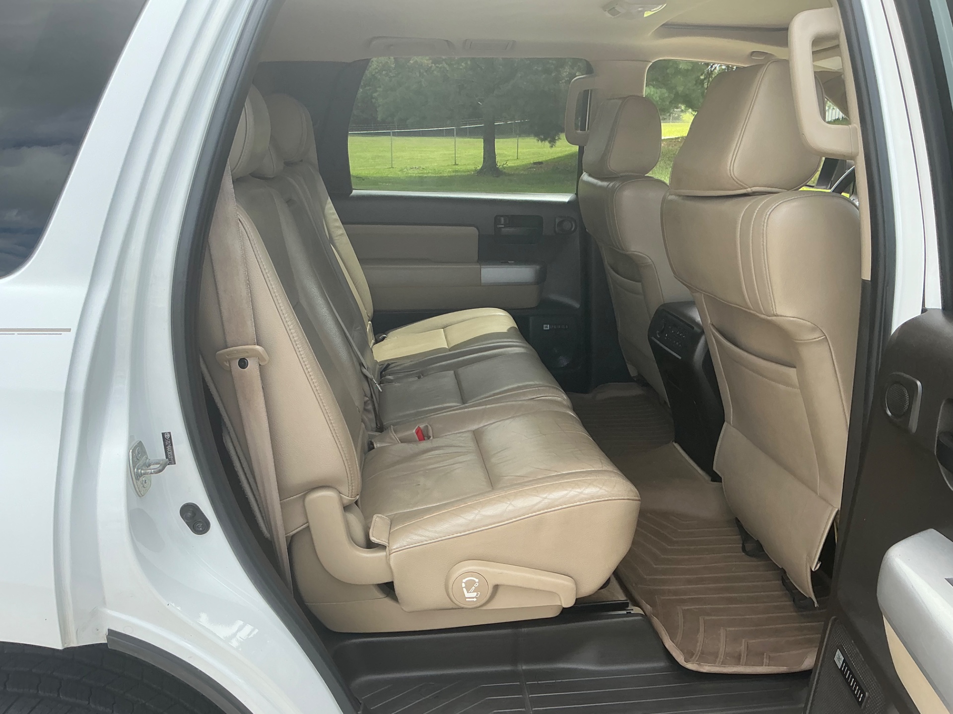 The Car Store, Inc. - Used vehicle - SUV TOYOTA SEQUOIA 2008