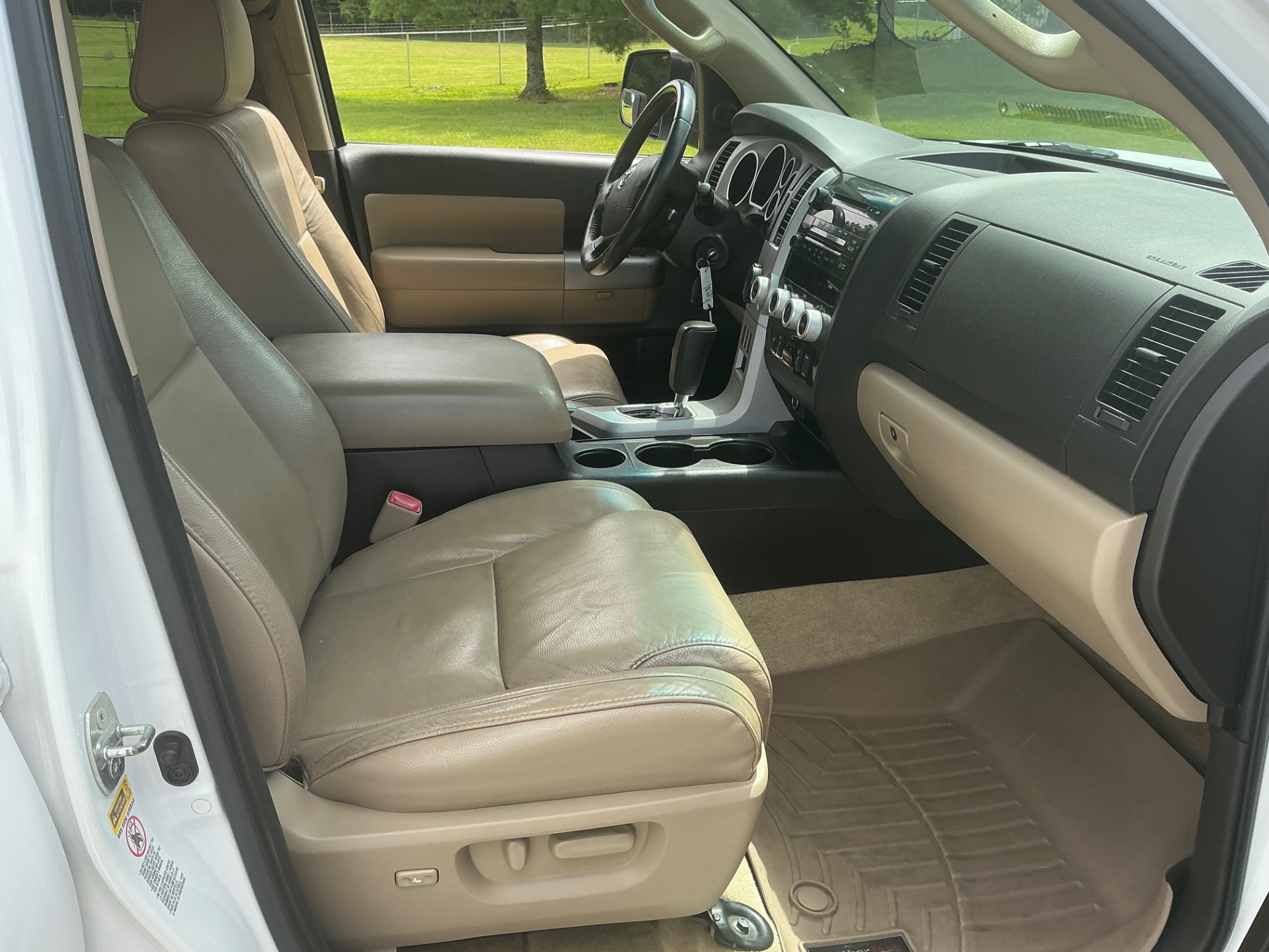 The Car Store, Inc. - Used vehicle - SUV TOYOTA SEQUOIA 2008