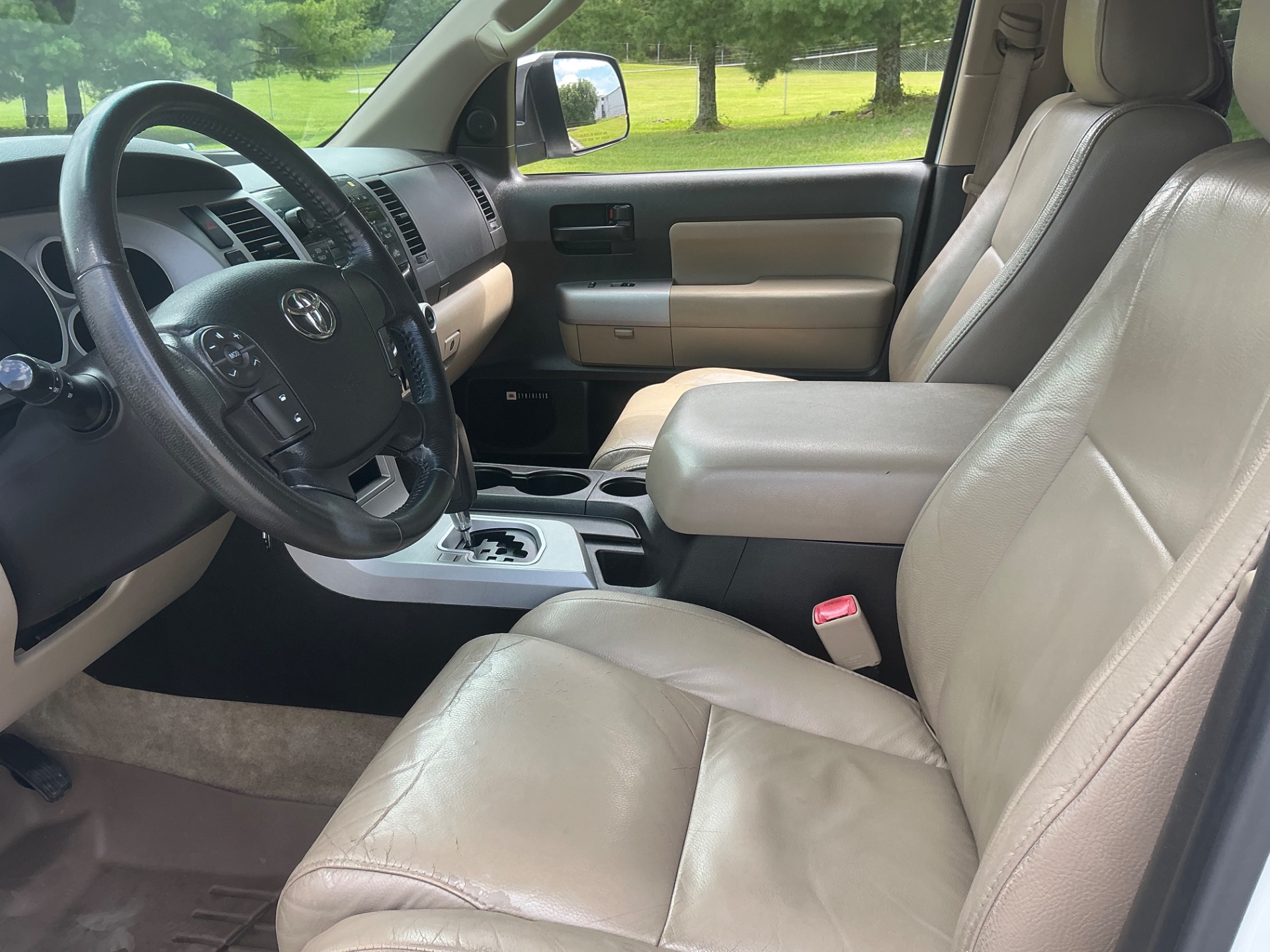 The Car Store, Inc. - Used vehicle - SUV TOYOTA SEQUOIA 2008
