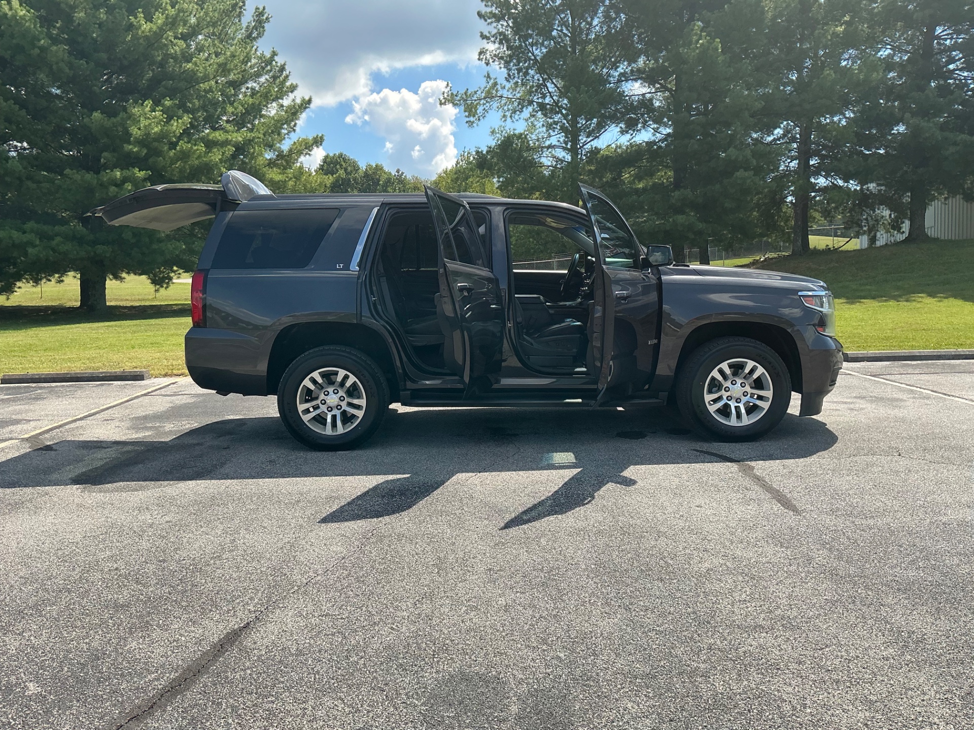 The Car Store, Inc. - Used vehicle - SUV CHEVROLET TAHOE 2015