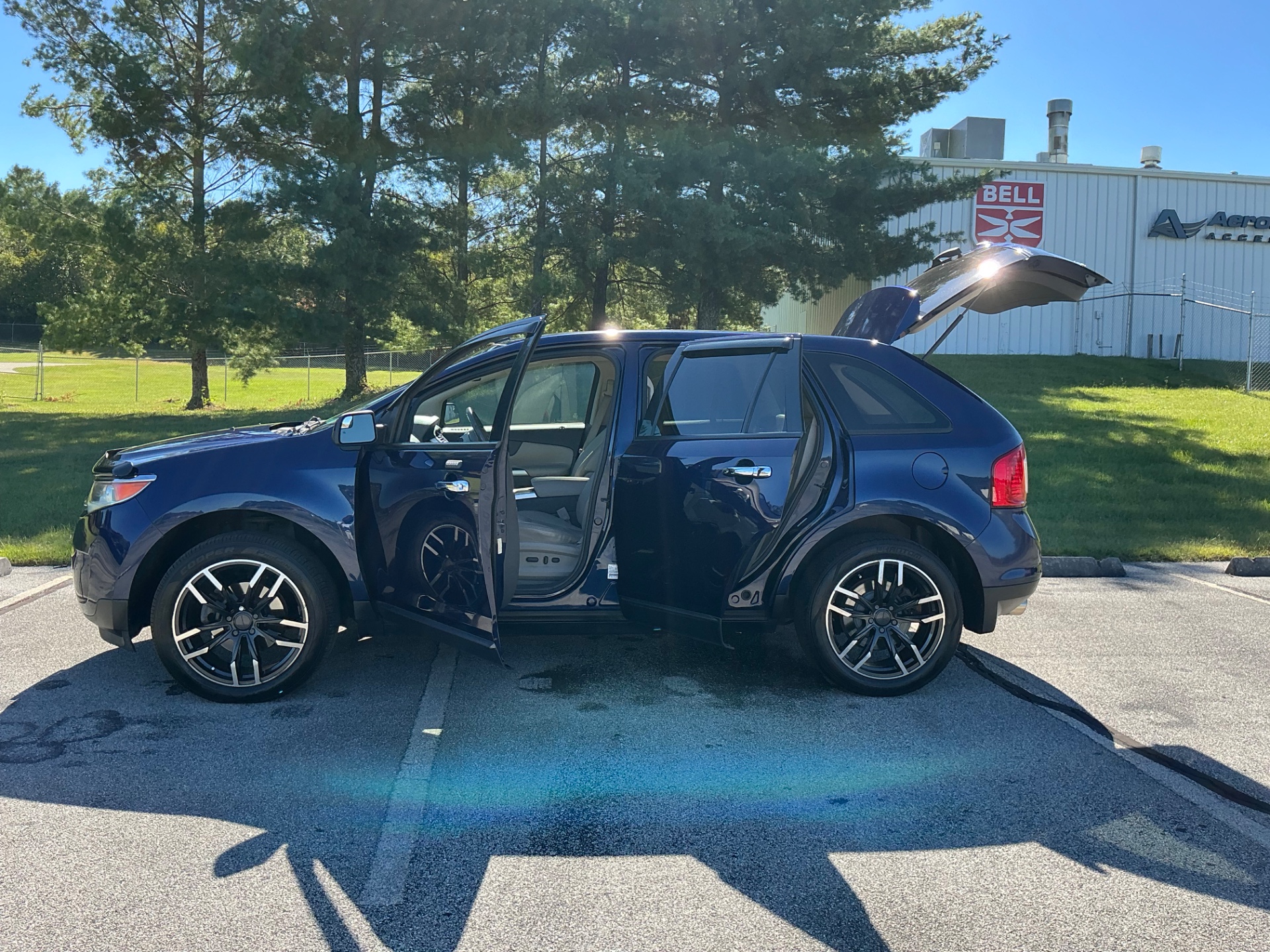 The Car Store, Inc. - Used vehicle - SEDAN FORD EDGE 2011